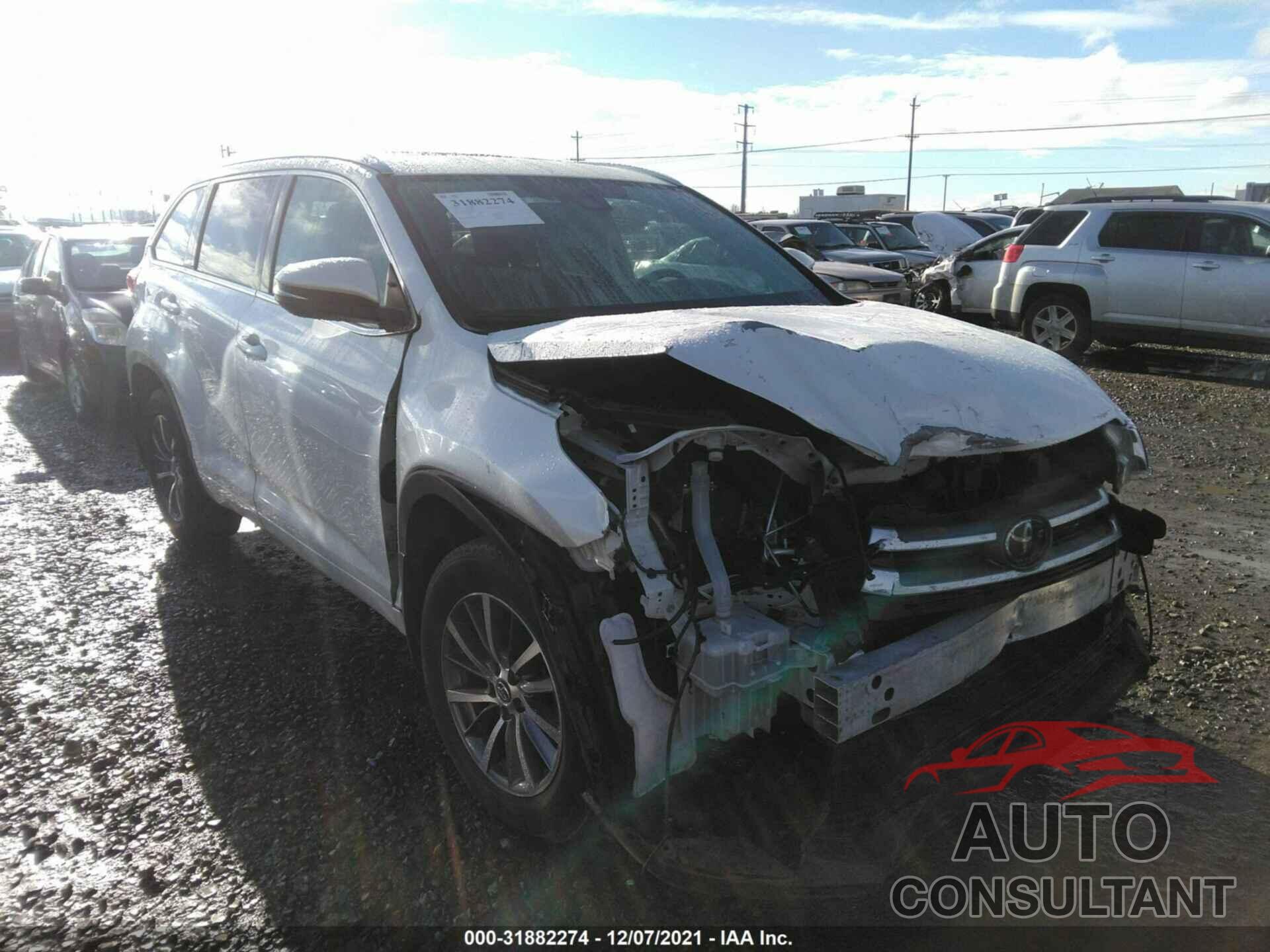 TOYOTA HIGHLANDER 2018 - 5TDJZRFH5JS499842