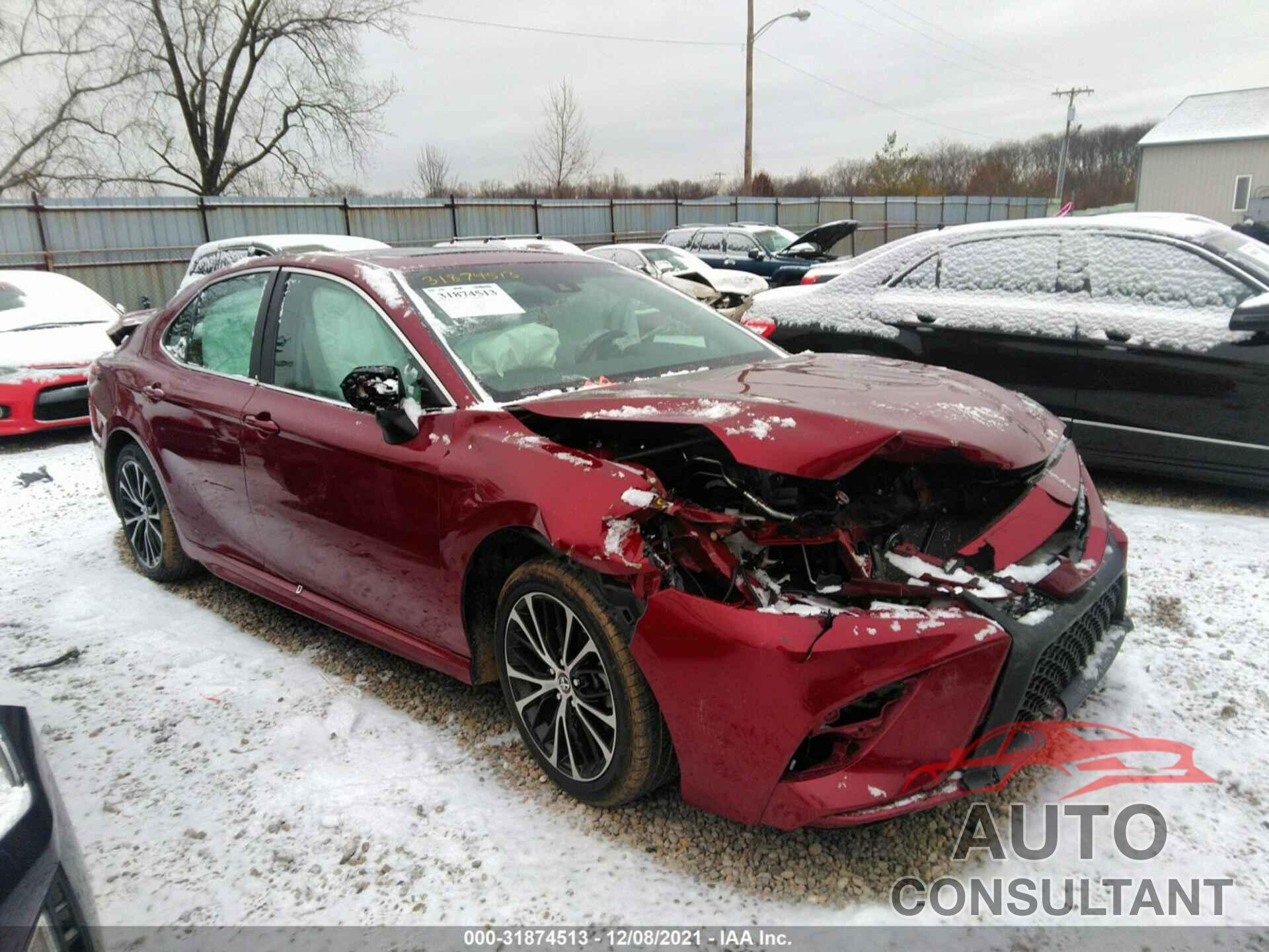 TOYOTA CAMRY 2018 - 4T1B11HK5JU667637