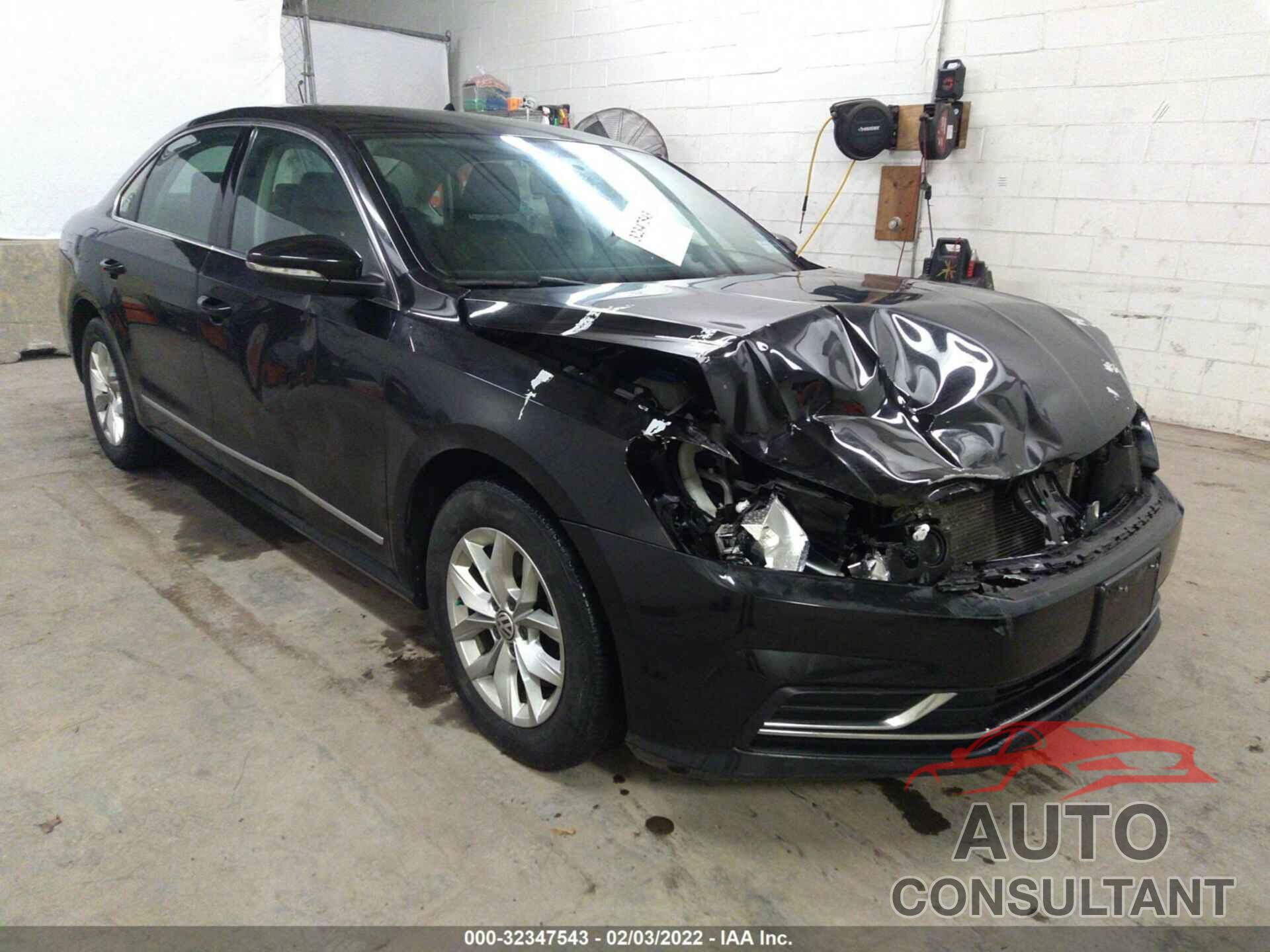 VOLKSWAGEN PASSAT 2016 - 1VWAT7A33GC006961