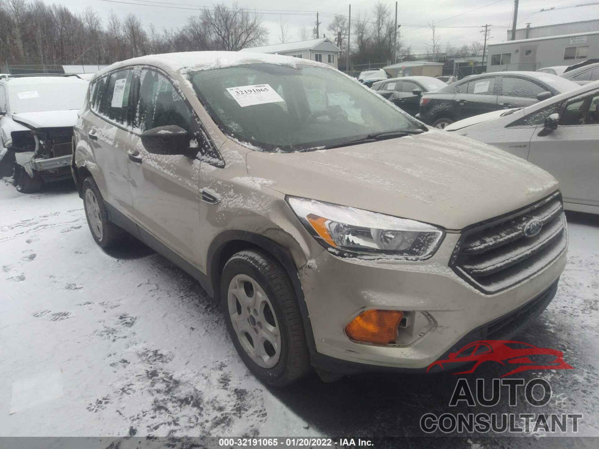 FORD ESCAPE 2017 - 1FMCU0F70HUD59757