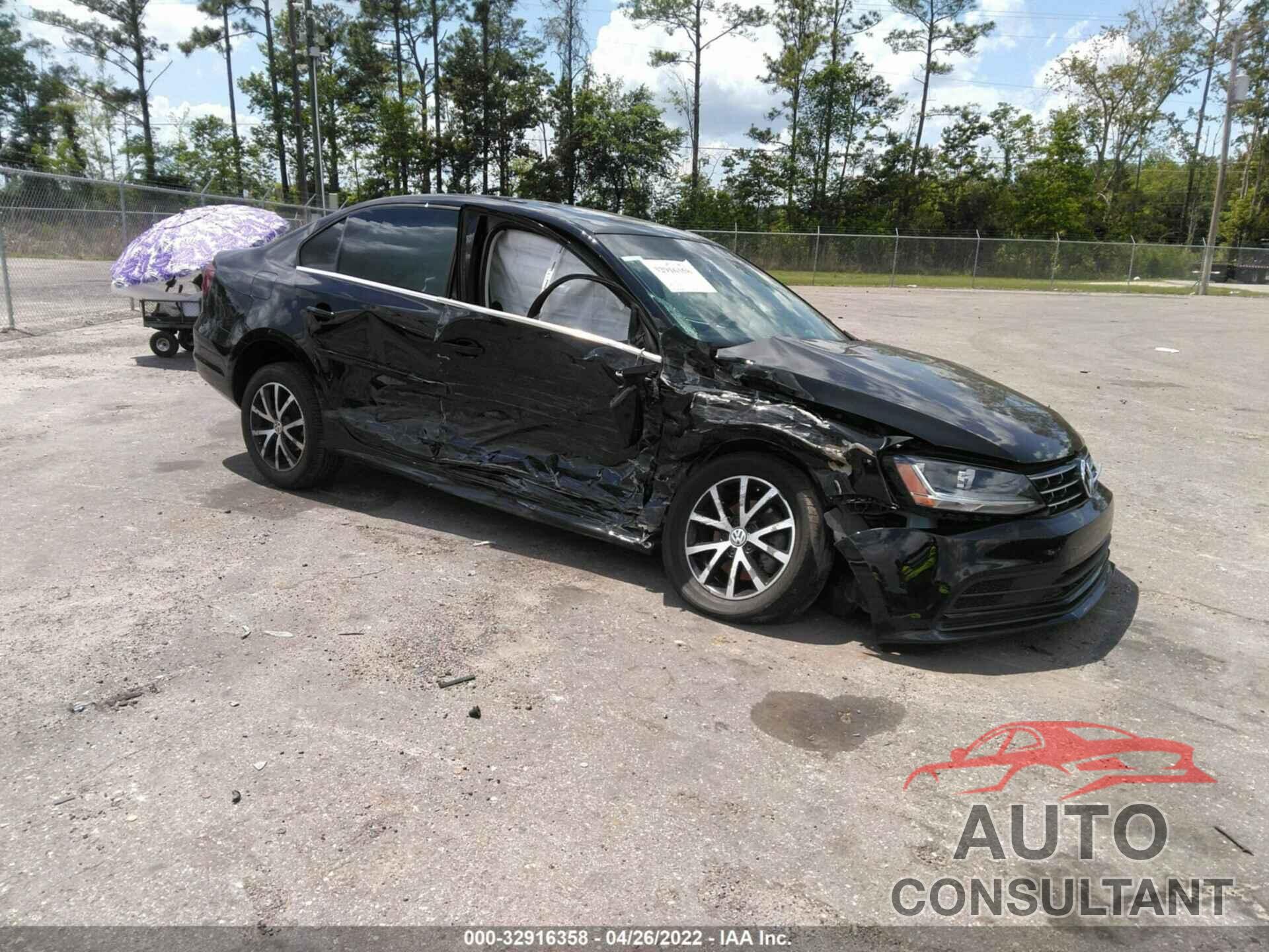 VOLKSWAGEN JETTA 2018 - 3VWDB7AJ8JM260038