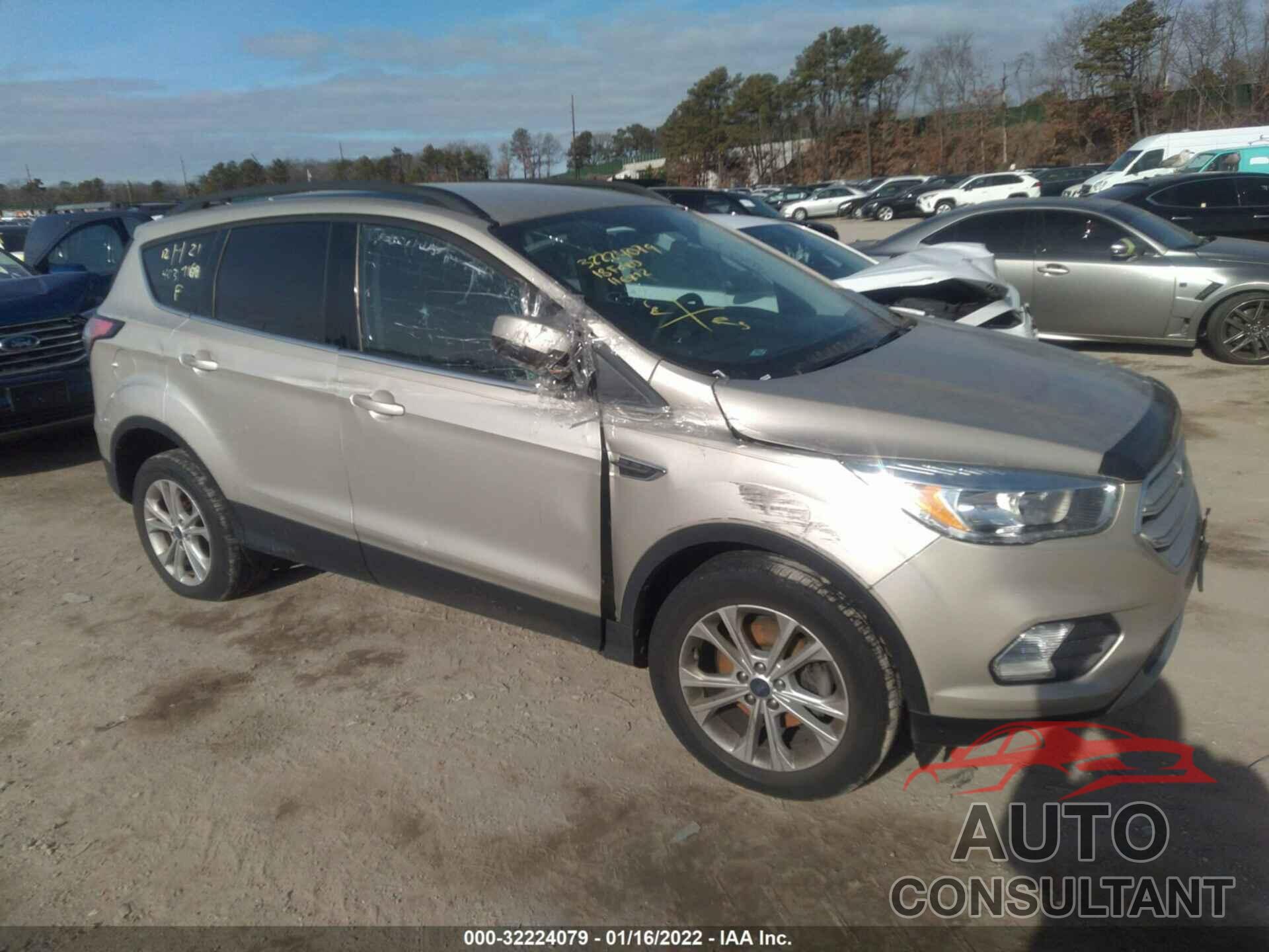 FORD ESCAPE 2018 - 1FMCU0GD7JUB05098