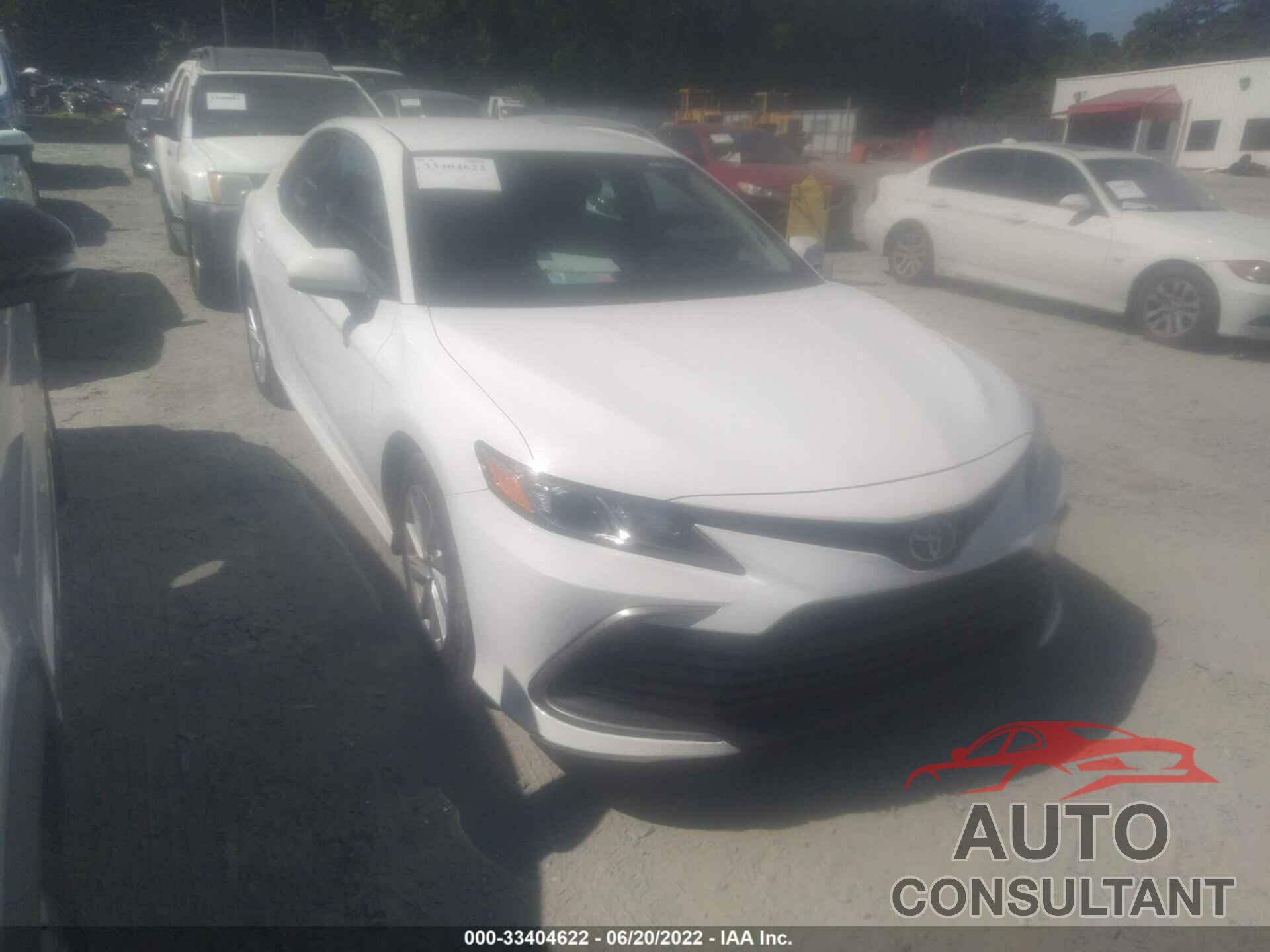 TOYOTA CAMRY 2022 - 4T1C11AK6NU646252