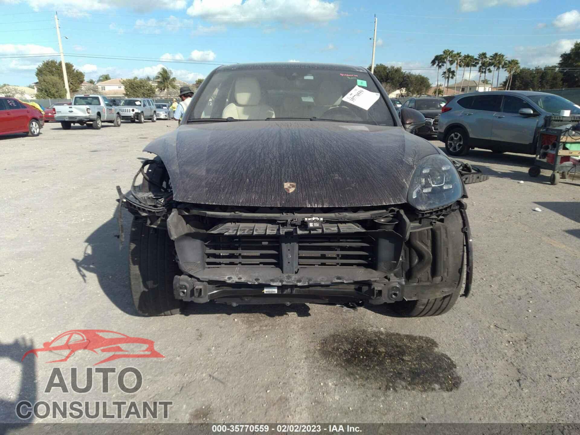 PORSCHE CAYENNE 2018 - WP1AA2A2XJKA02548