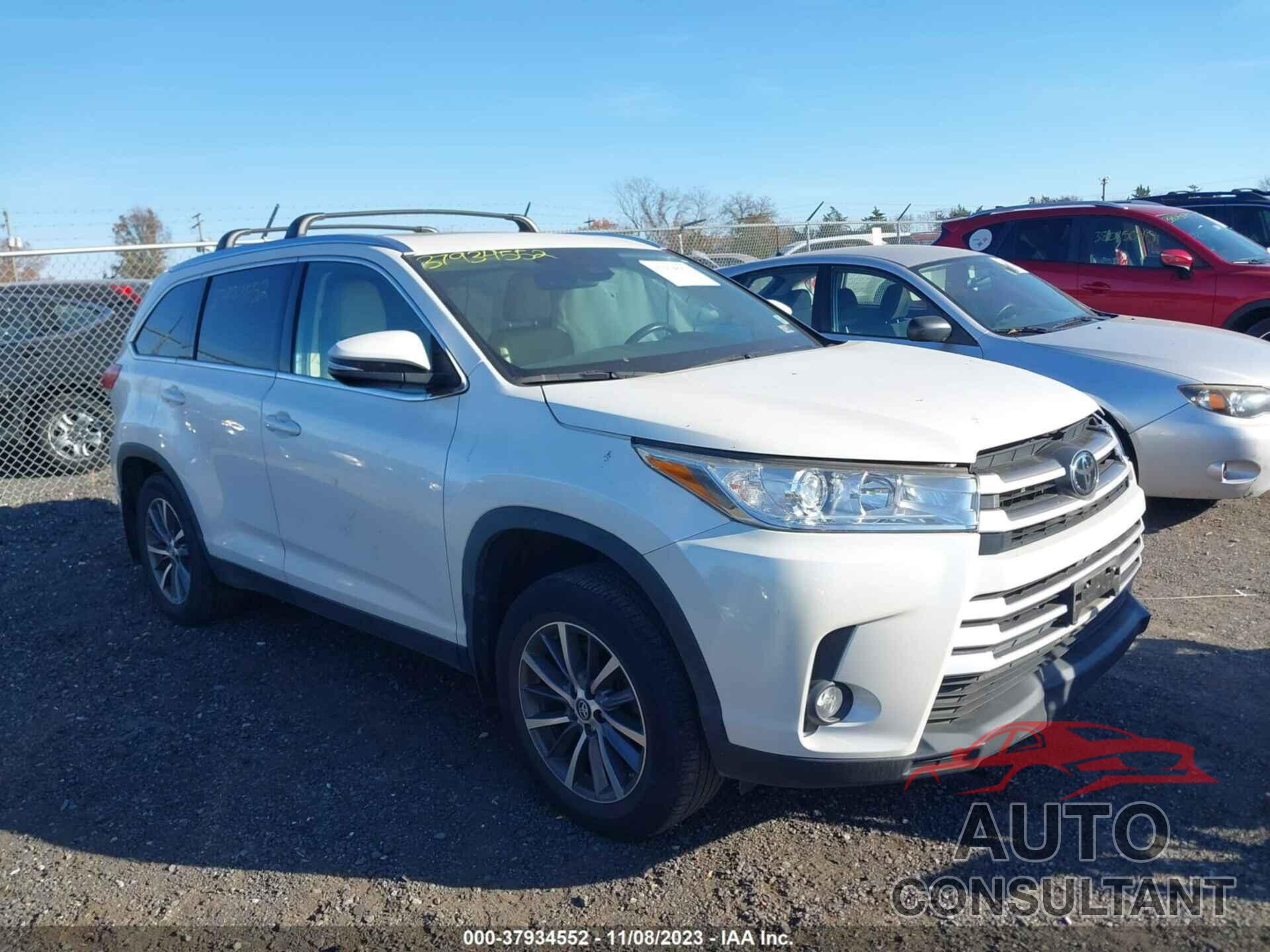 TOYOTA HIGHLANDER 2019 - 5TDJZRFH8KS724823