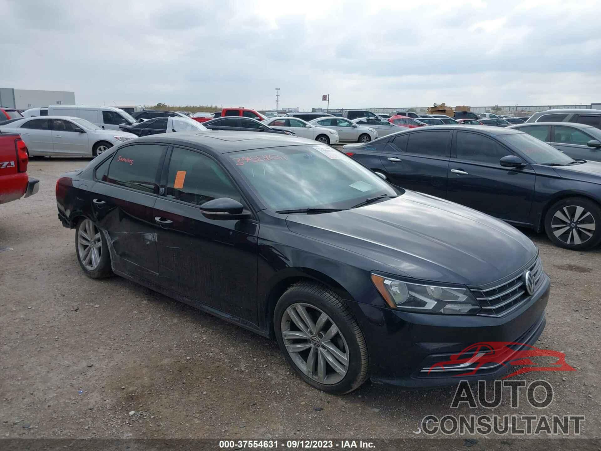 VOLKSWAGEN PASSAT 2019 - 1VWLA7A37KC007800