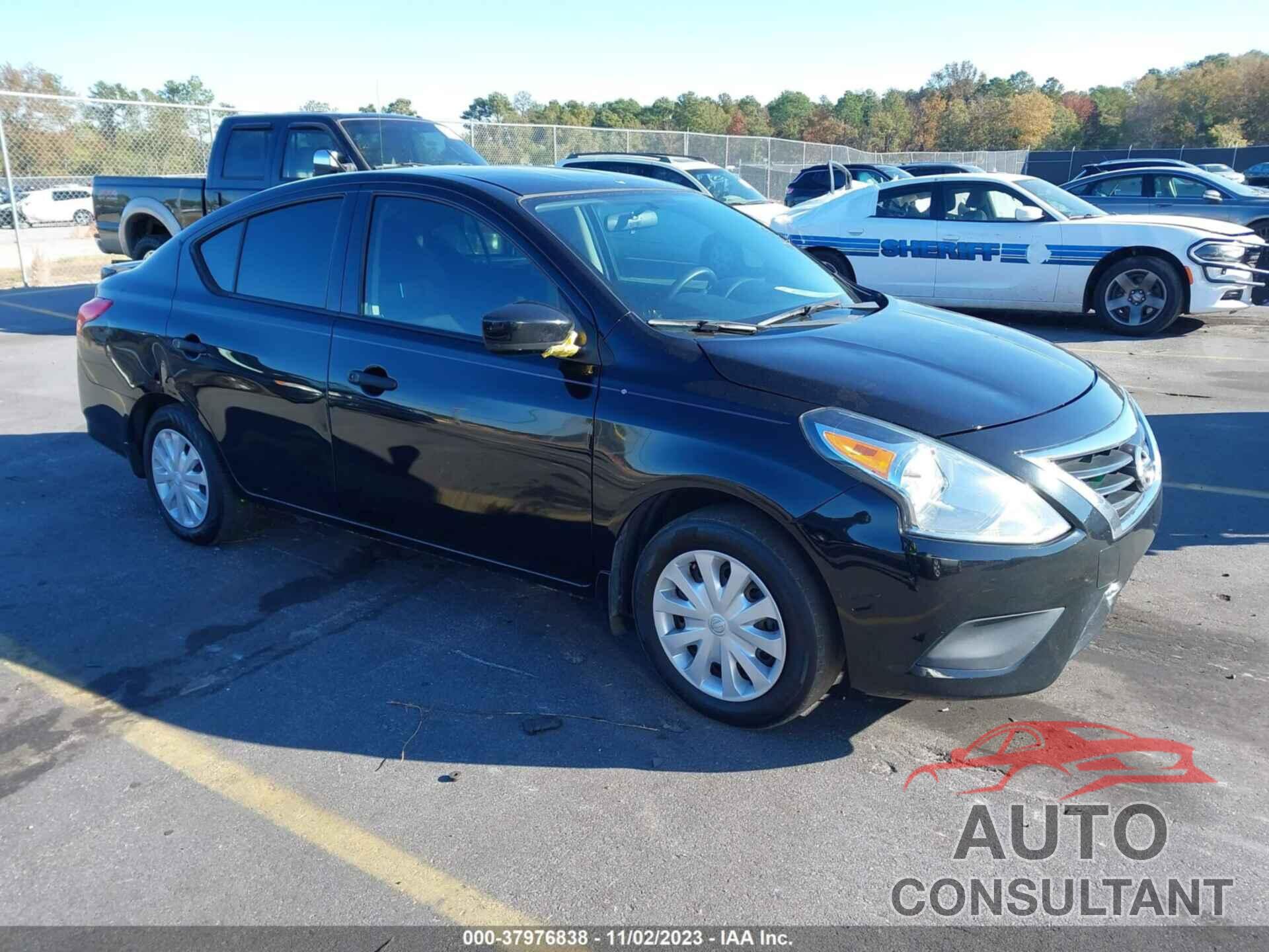 NISSAN VERSA 2019 - 3N1CN7AP1KL813164