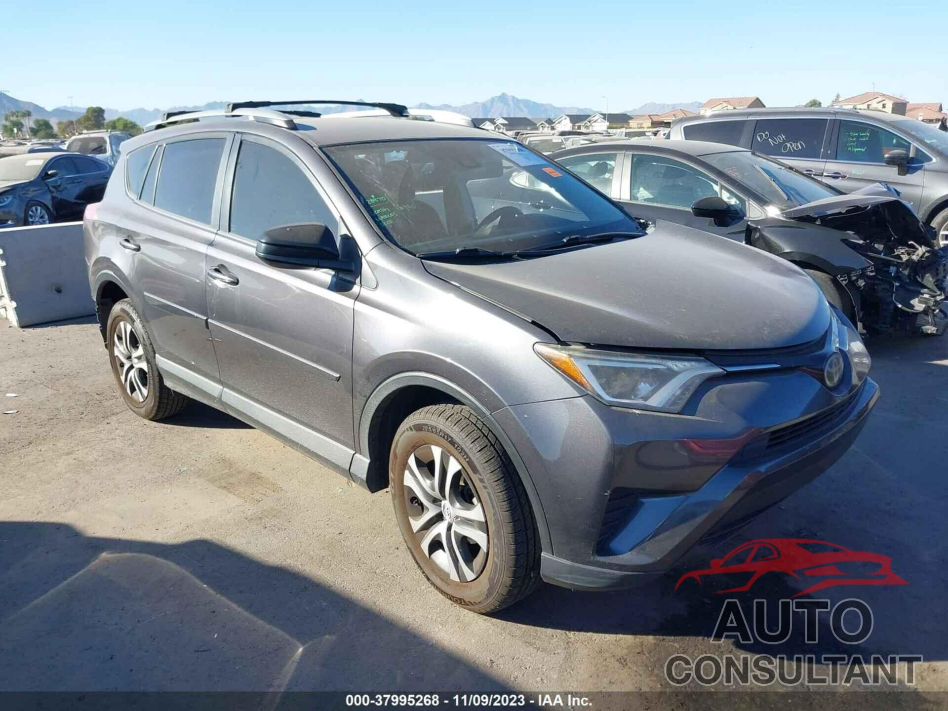 TOYOTA RAV4 2017 - JTMBFREV4HJ139585