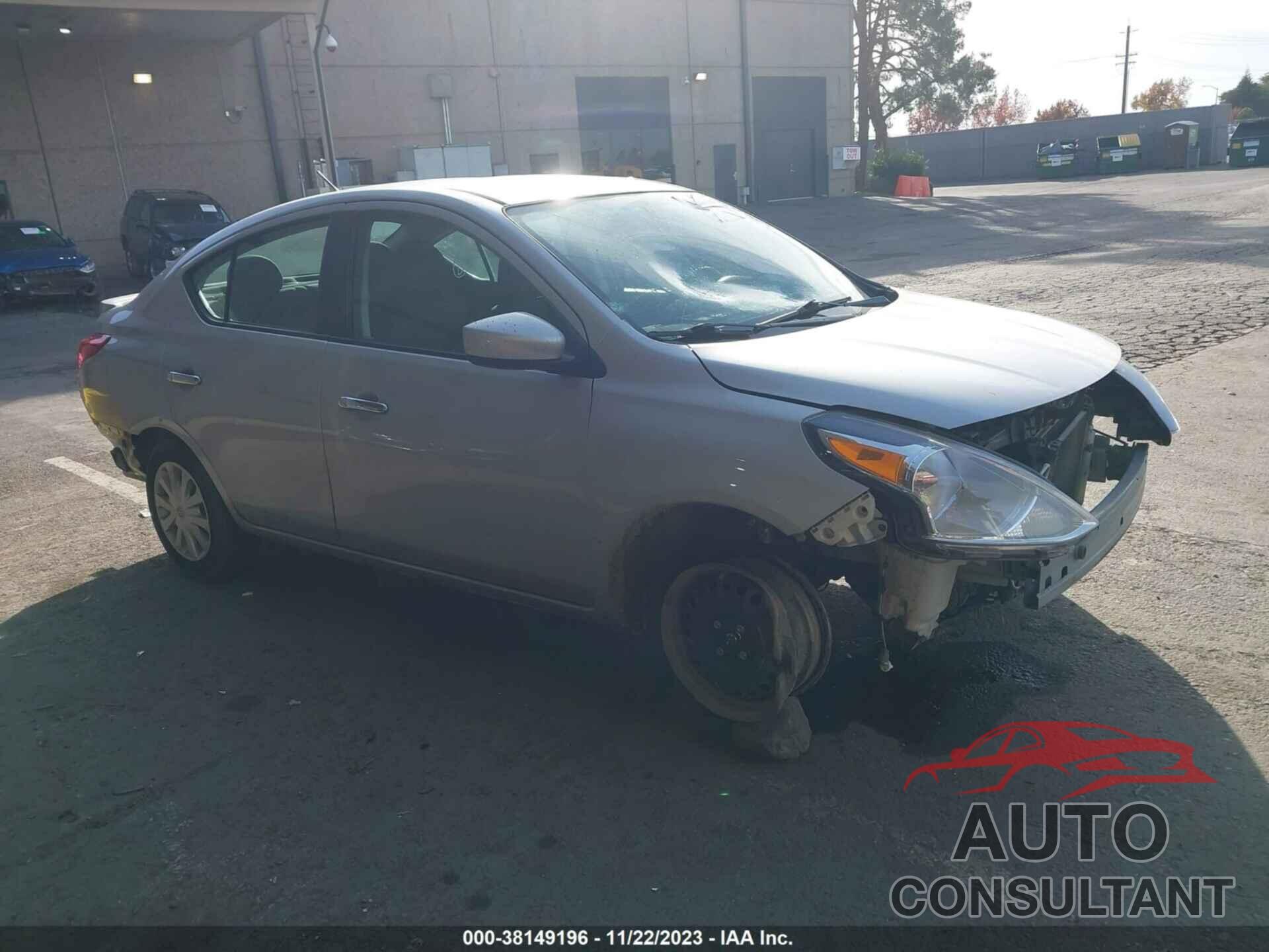 NISSAN VERSA 2018 - 3N1CN7AP1JL876232