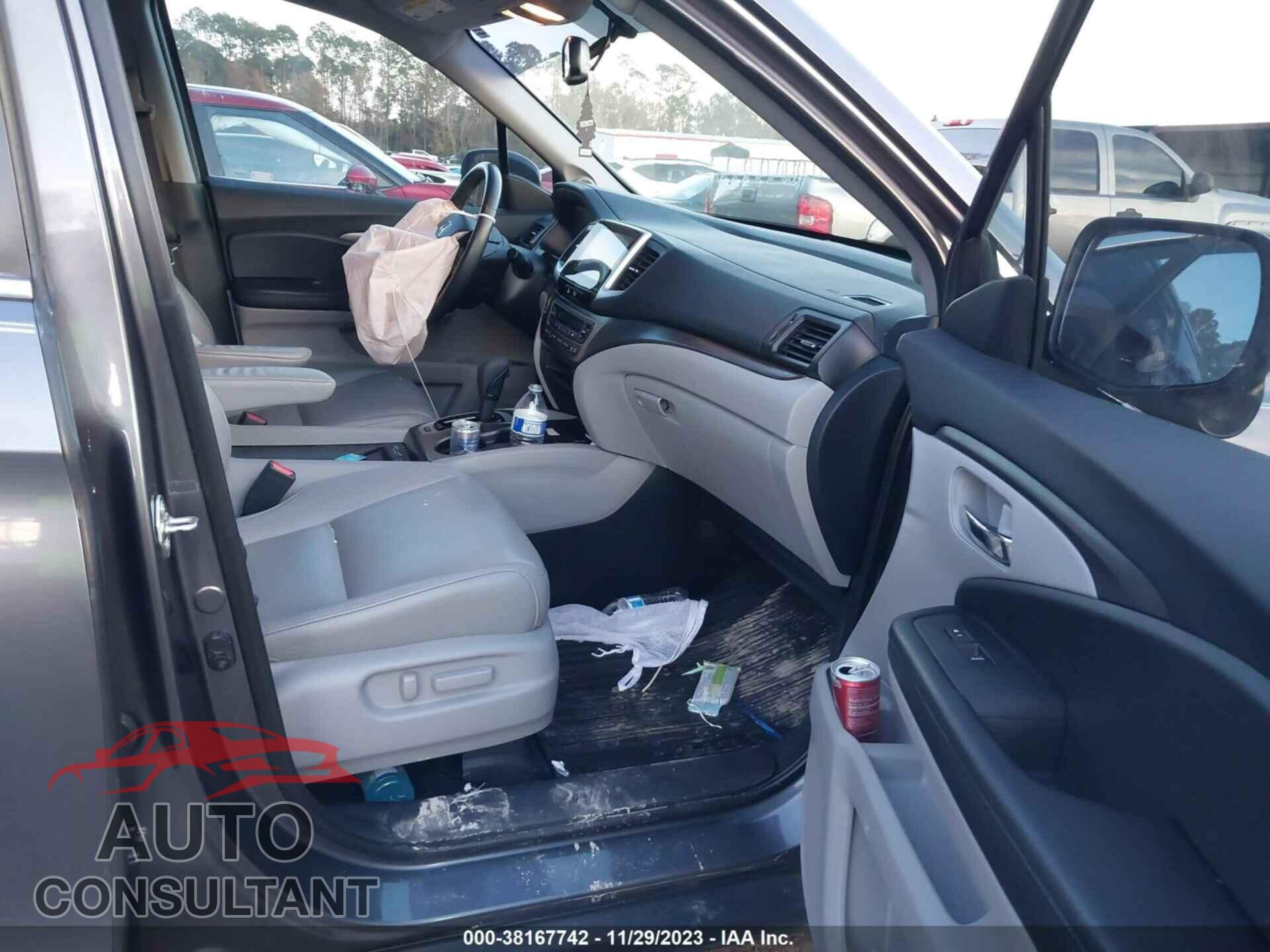HONDA PILOT 2017 - 5FNYF5H55HB001009