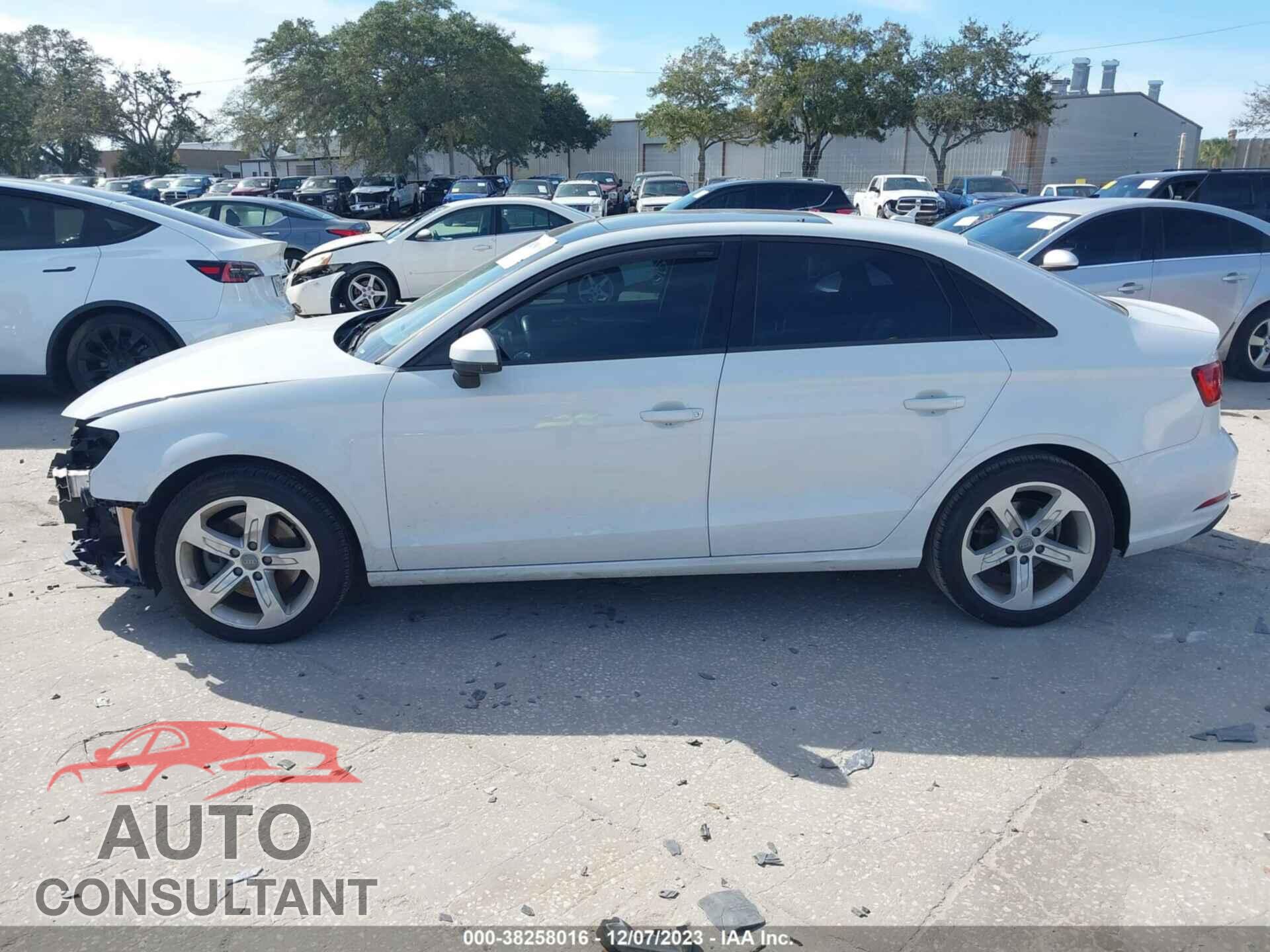 AUDI A3 2017 - WAUB8GFFXH1055659