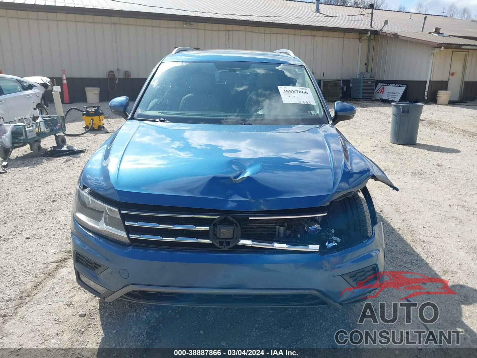 VOLKSWAGEN TIGUAN 2018 - 3VV2B7AX7JM058176