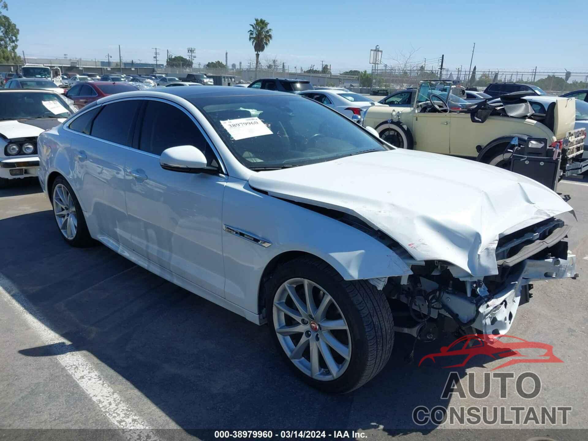 JAGUAR XJ 2017 - SAJWA1C7XH8W04725