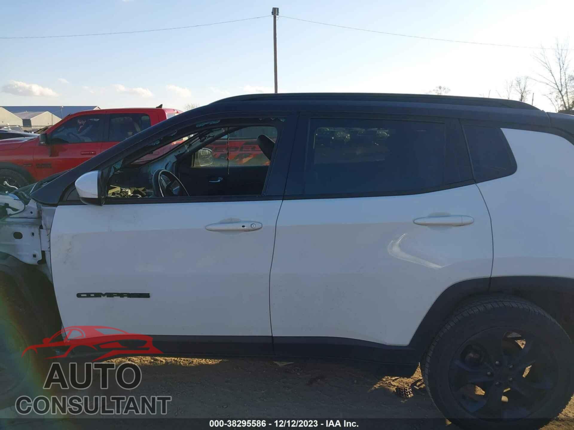 JEEP COMPASS 2018 - 3C4NJDBB2JT395179