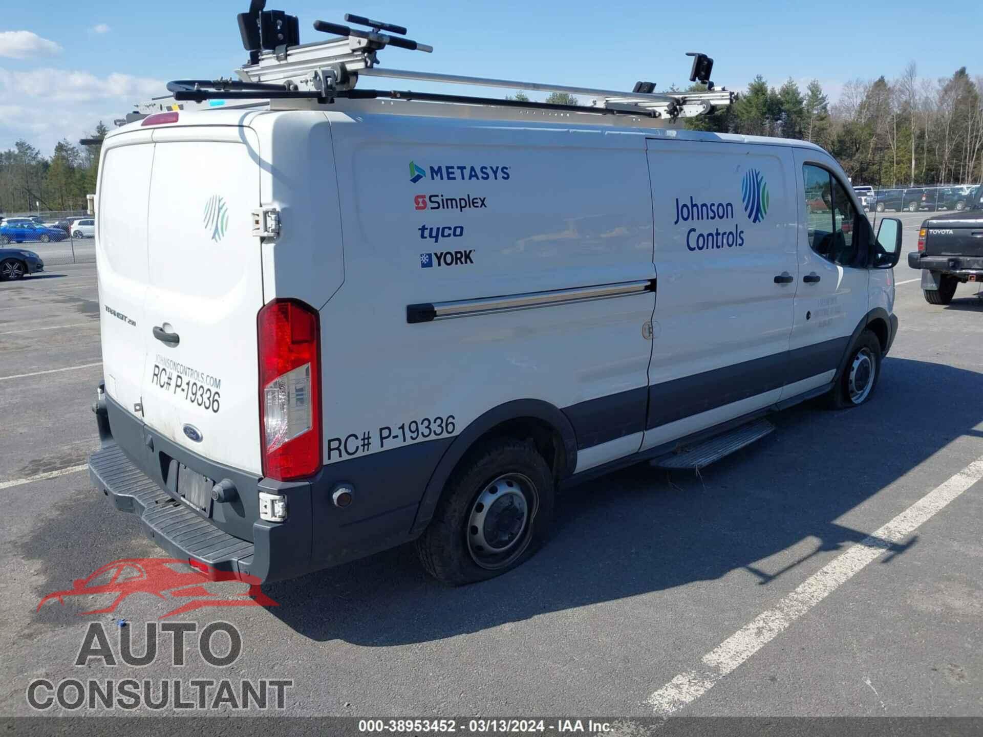 FORD TRANSIT-250 2018 - 1FTYR2YM4JKB11426