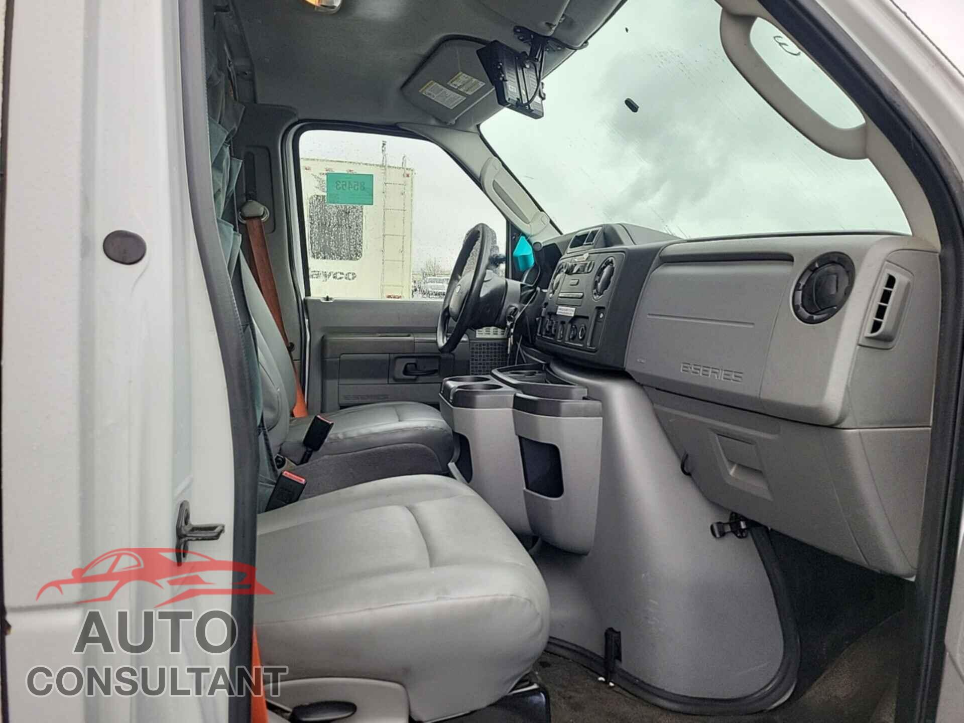 FORD E-450 CUTAWAY 2018 - 1FDXE4FS4JDC19680