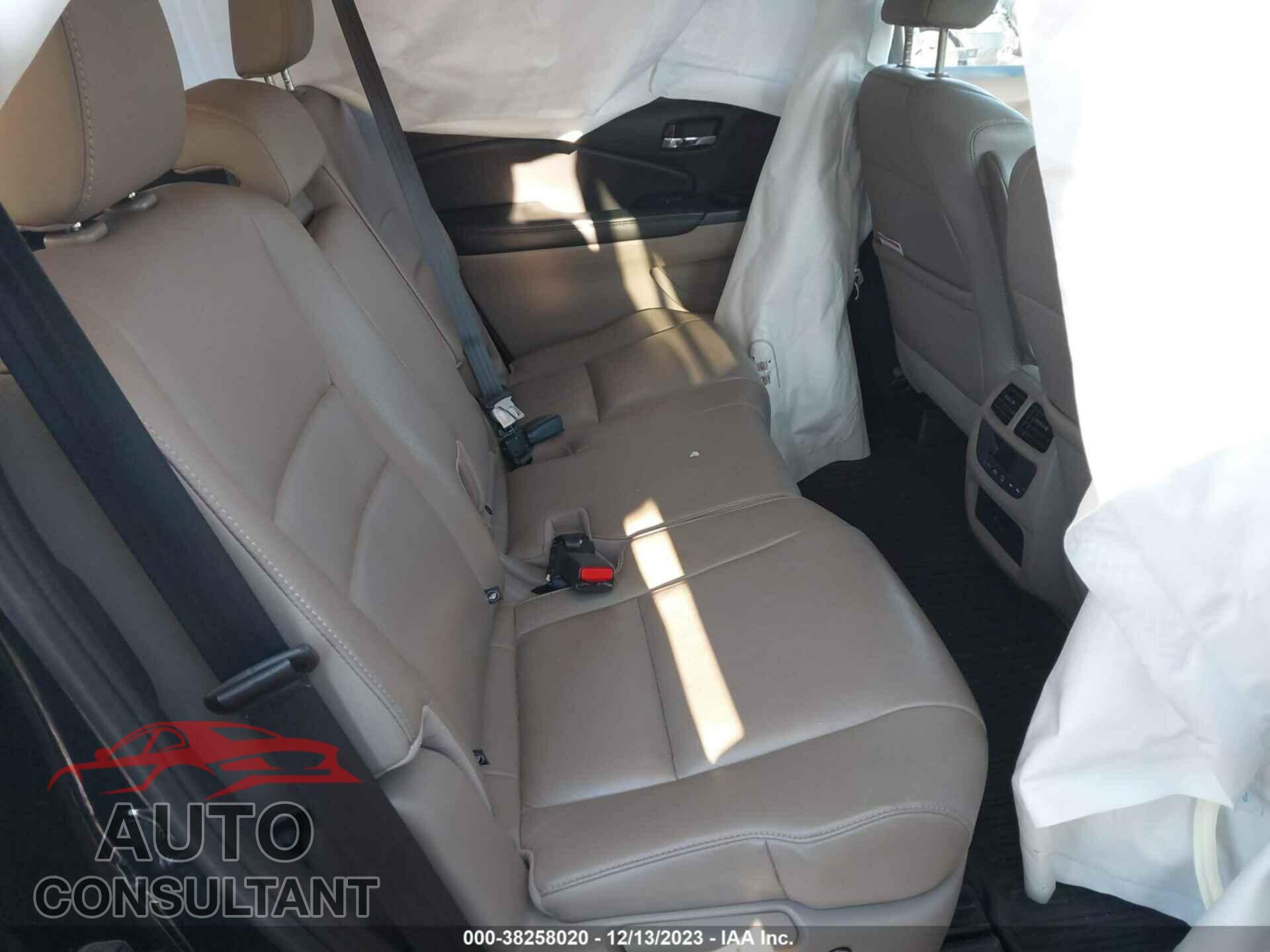 HONDA PILOT 2017 - 5FNYF6H57HB052548