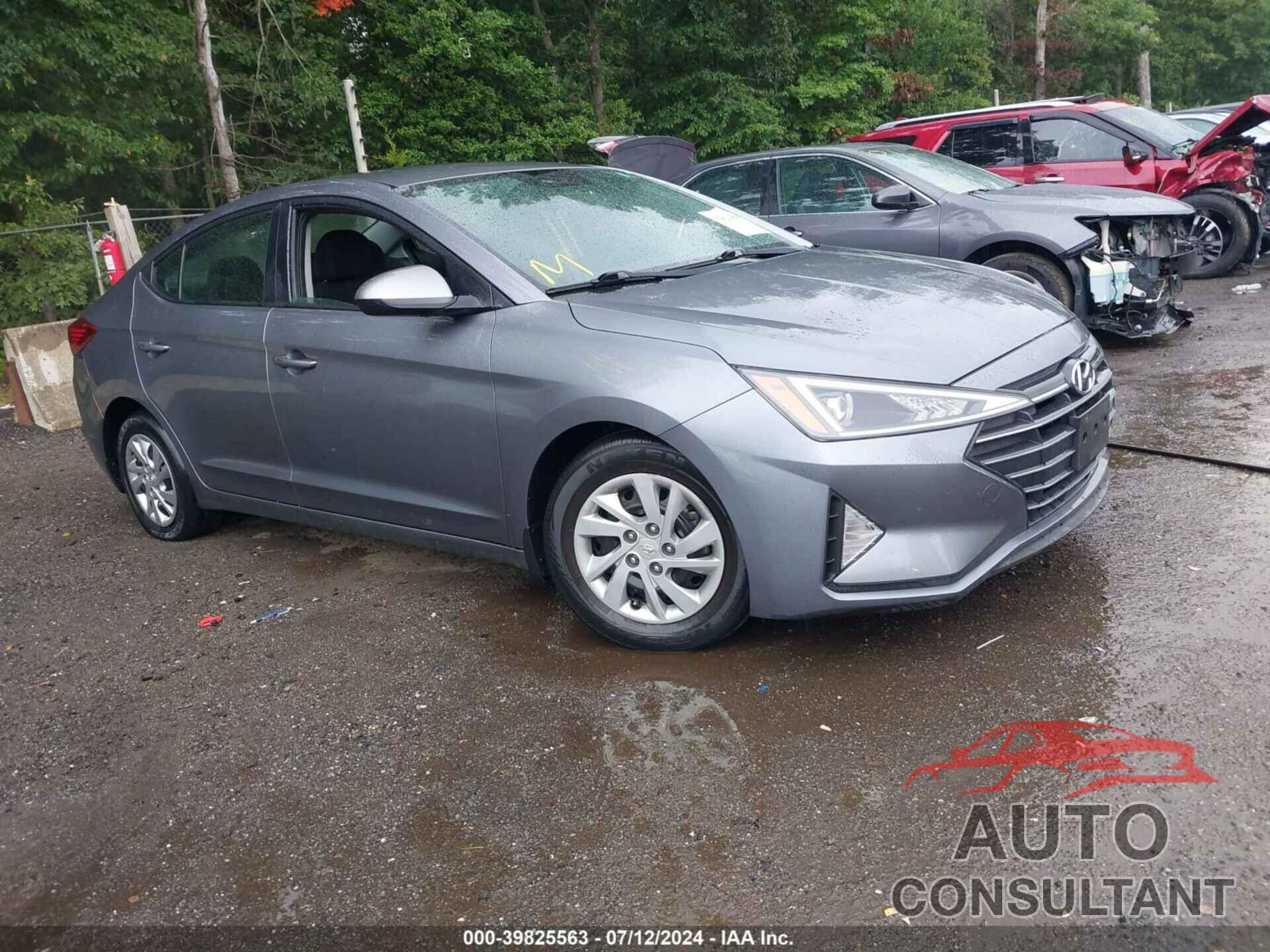 HYUNDAI ELANTRA 2019 - KMHD74LFXKU882600