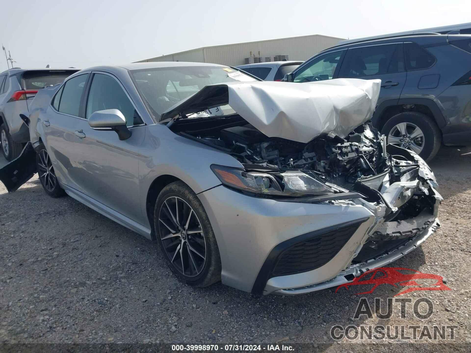 TOYOTA CAMRY 2022 - 4T1G11AK7NU075307