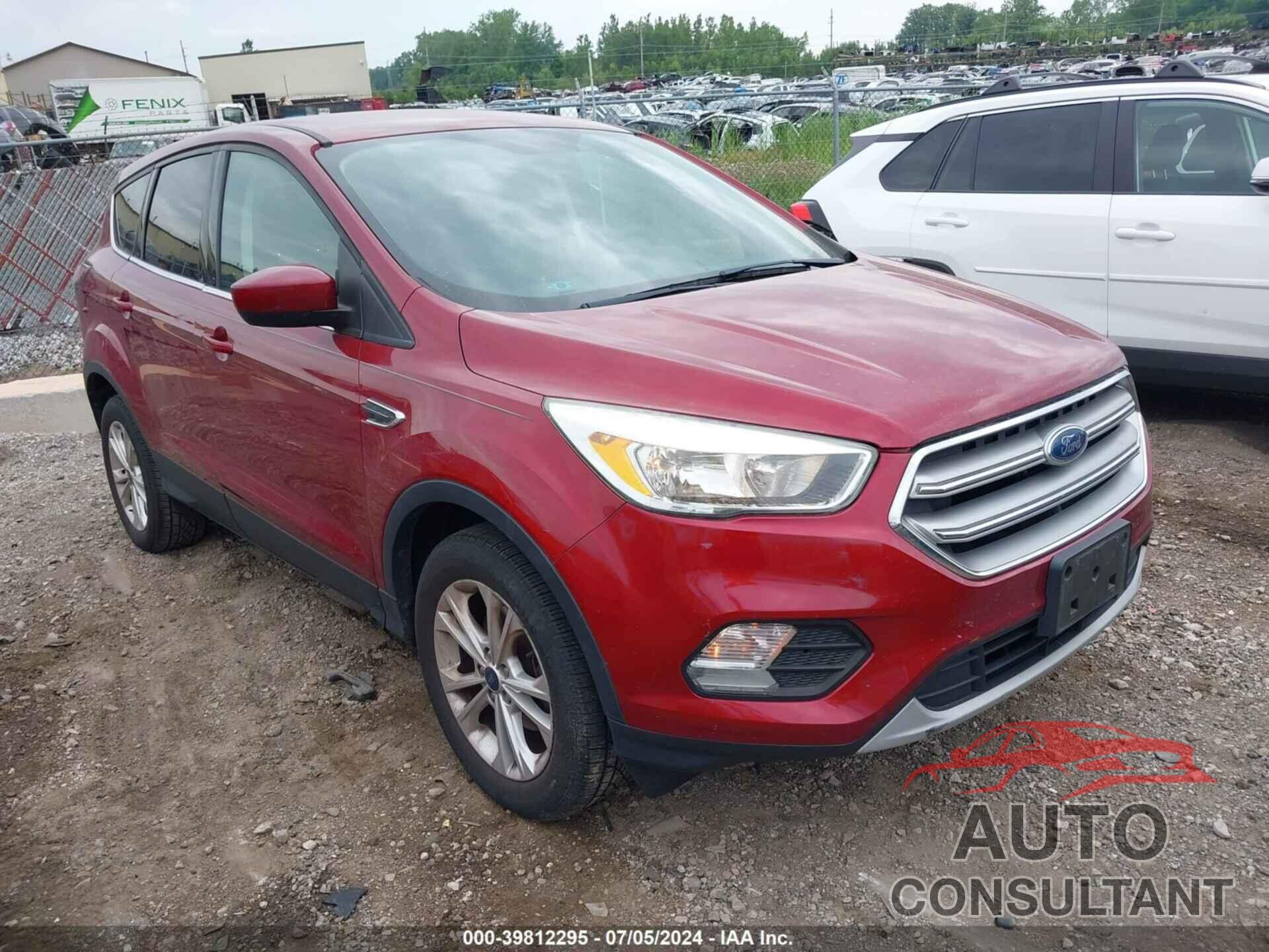 FORD ESCAPE 2017 - 1FMCU0GD7HUA10213