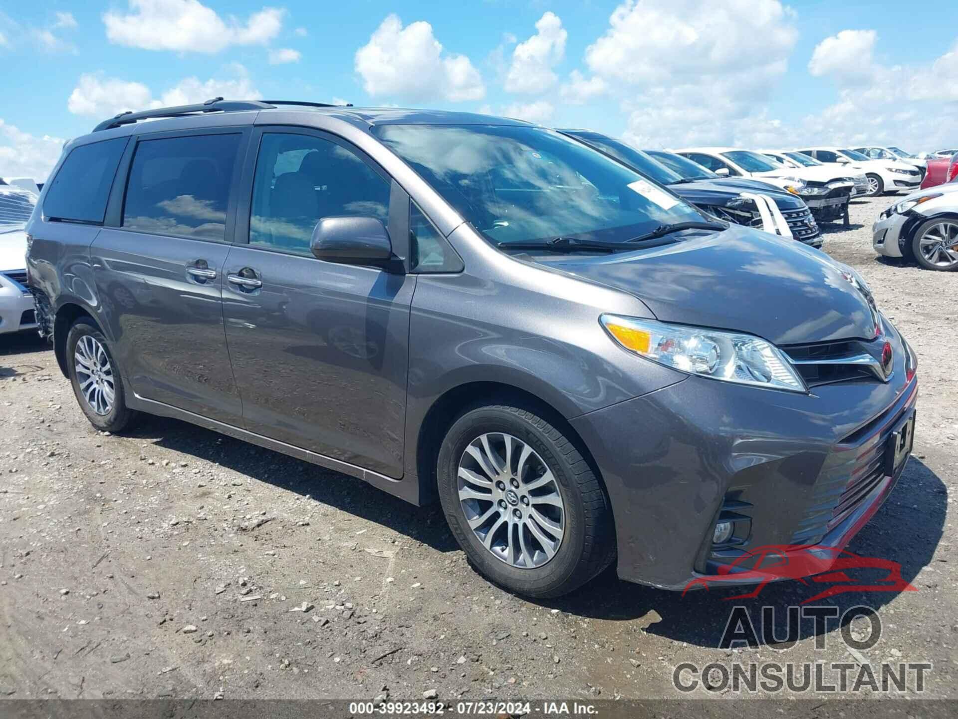 TOYOTA SIENNA 2018 - 5TDYZ3DC0JS948931