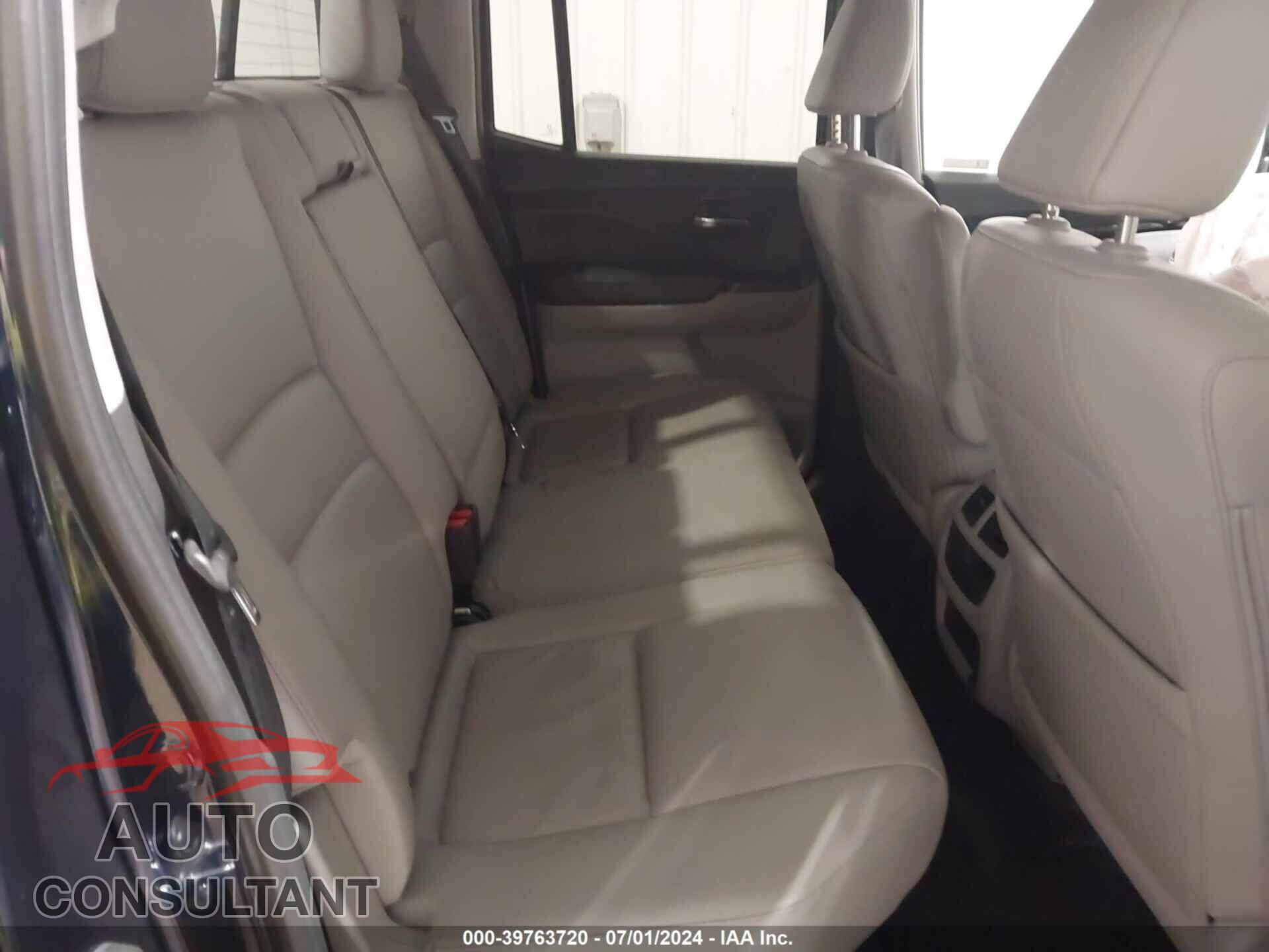 HONDA RIDGELINE 2018 - 5FPYK3F74JB010656