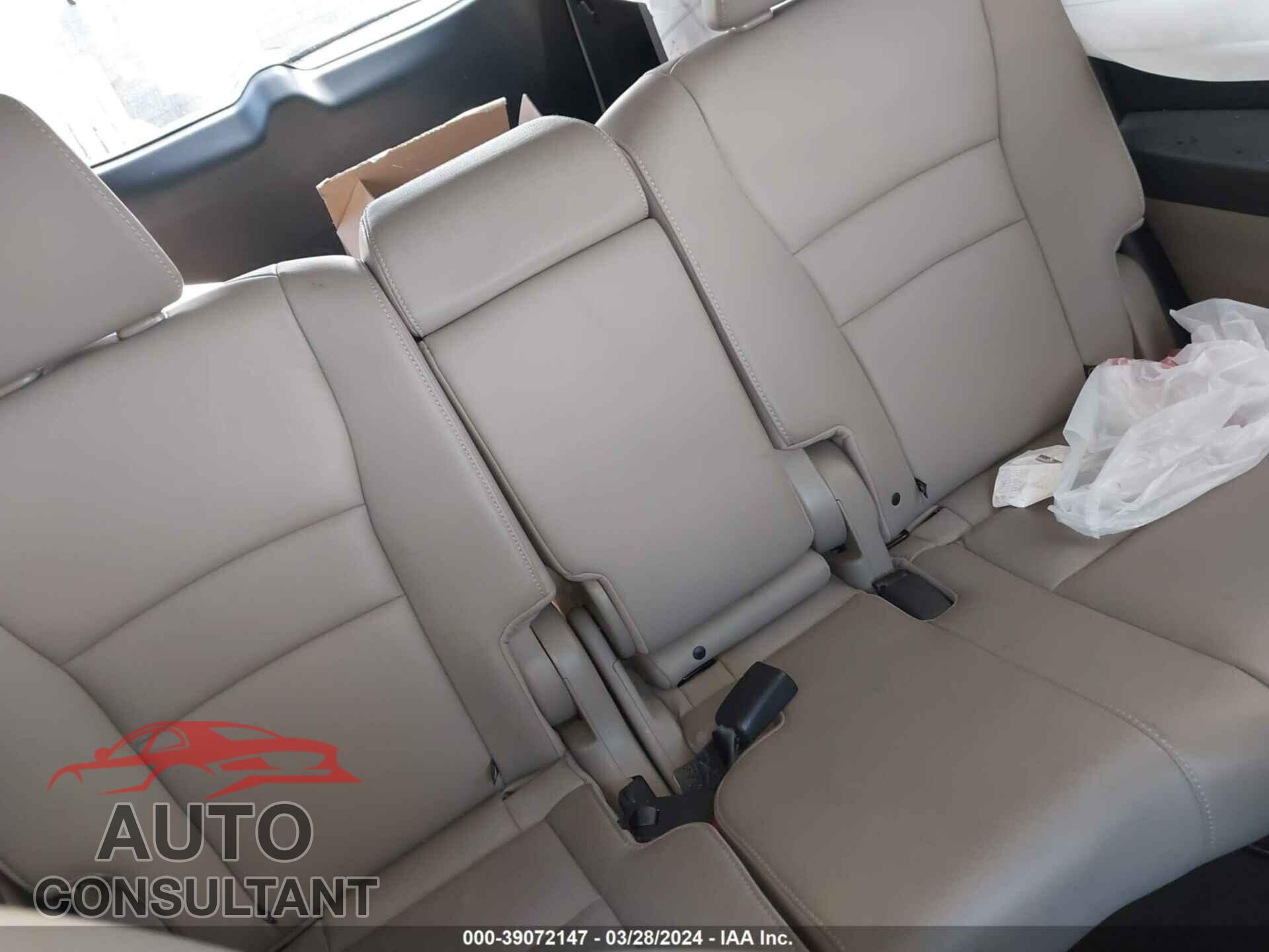 HONDA PILOT 2017 - 5FNYF5H51HB037926