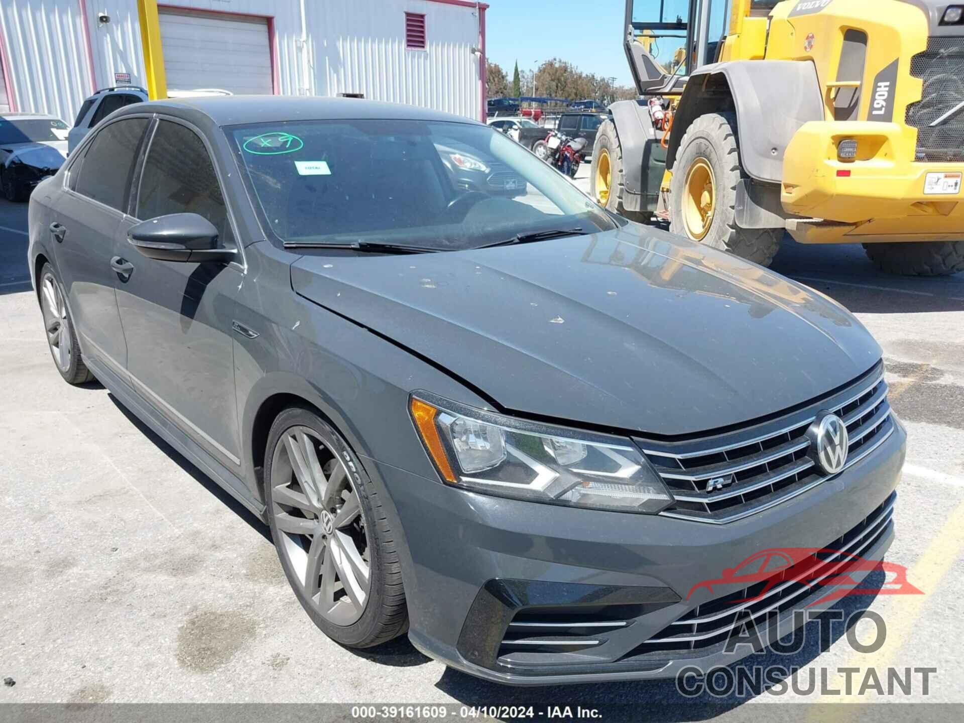 VOLKSWAGEN PASSAT 2017 - 1VWDT7A31HC083861
