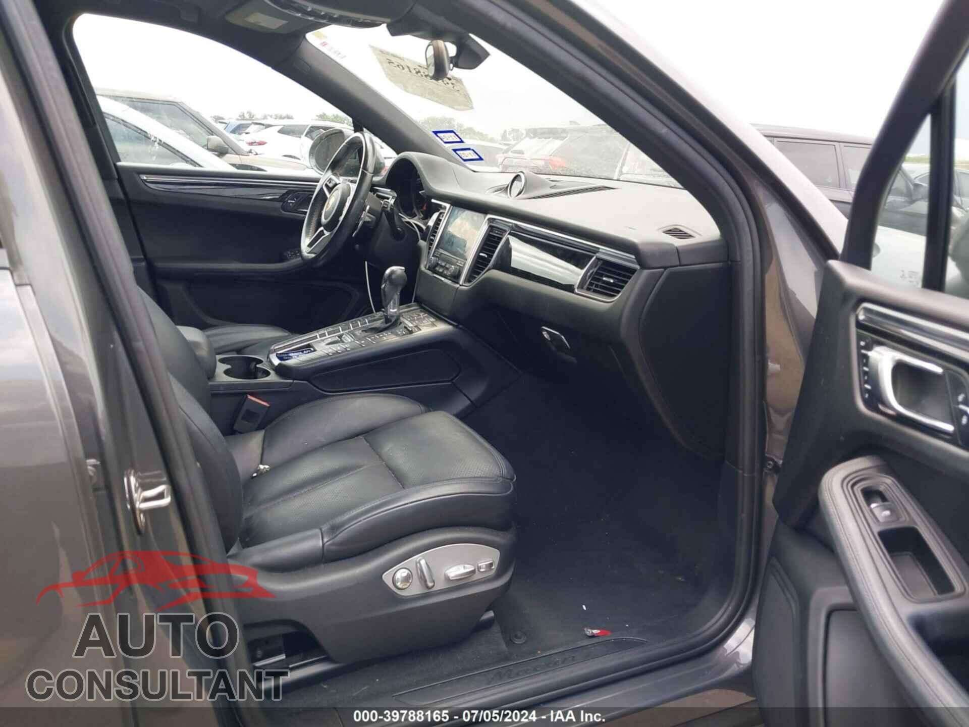 PORSCHE MACAN 2018 - WP1AA2A50JLB18071