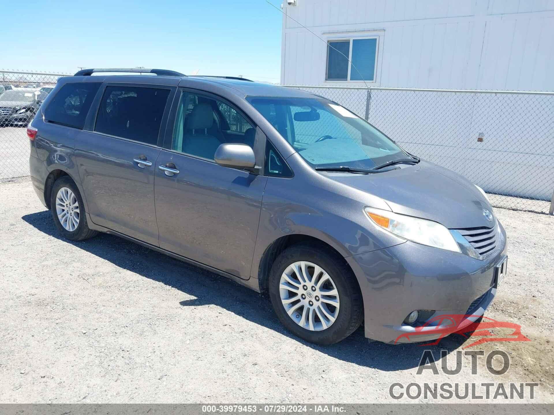 TOYOTA SIENNA 2017 - 5TDYZ3DC5HS779774