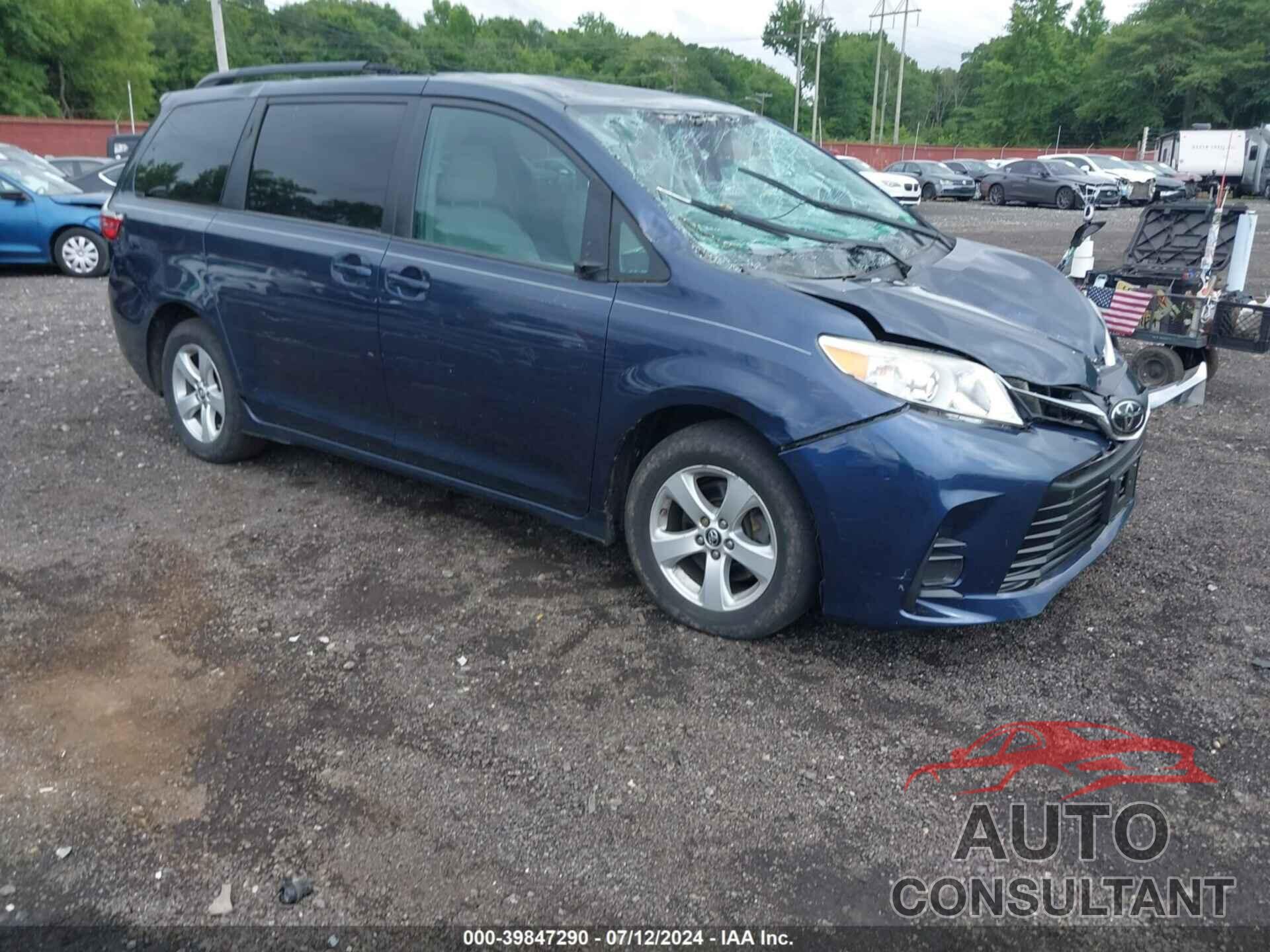 TOYOTA SIENNA 2018 - 5TDKZ3DC8JS903516