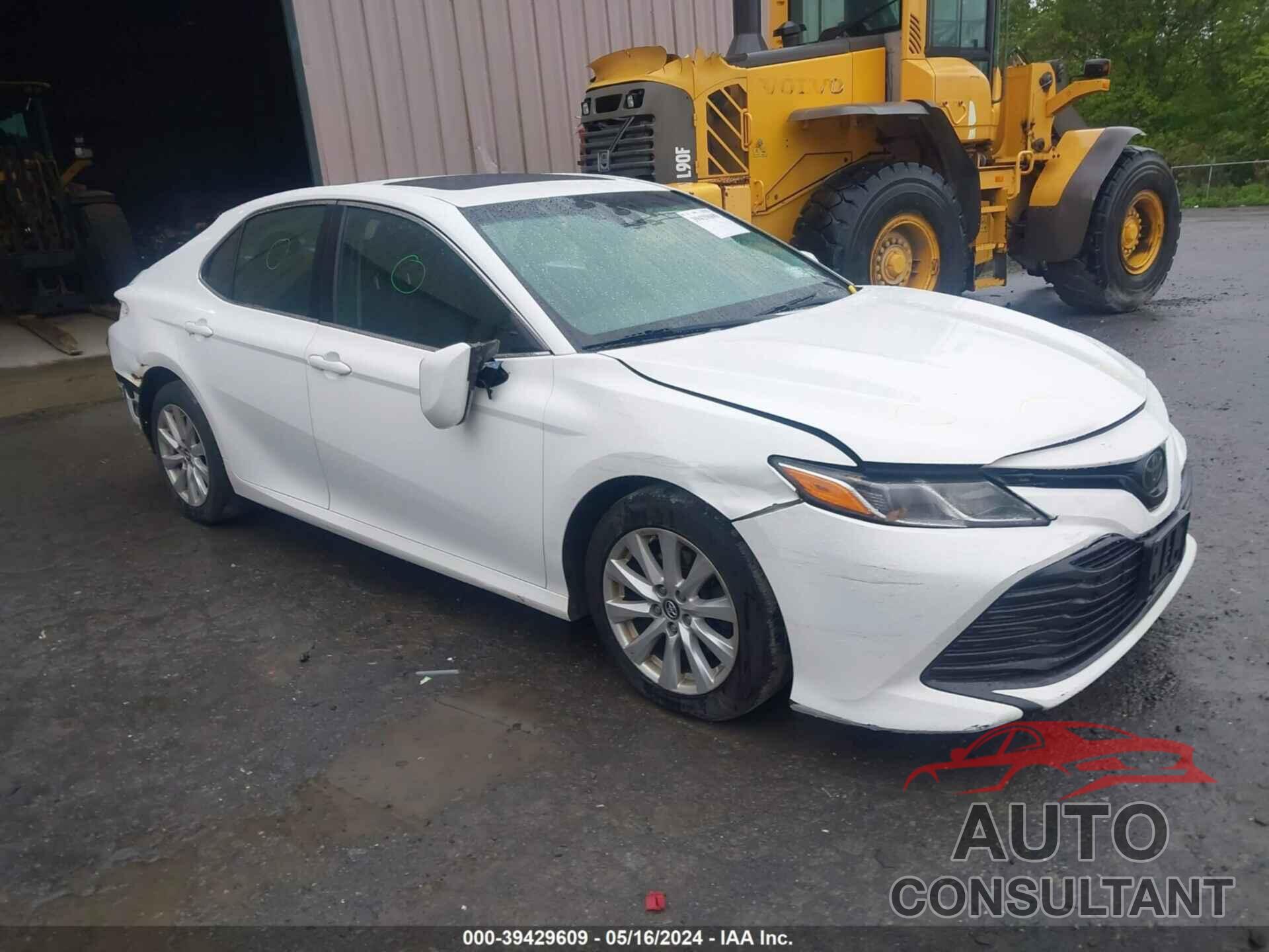 TOYOTA CAMRY 2018 - 4T1B11HK1JU064975