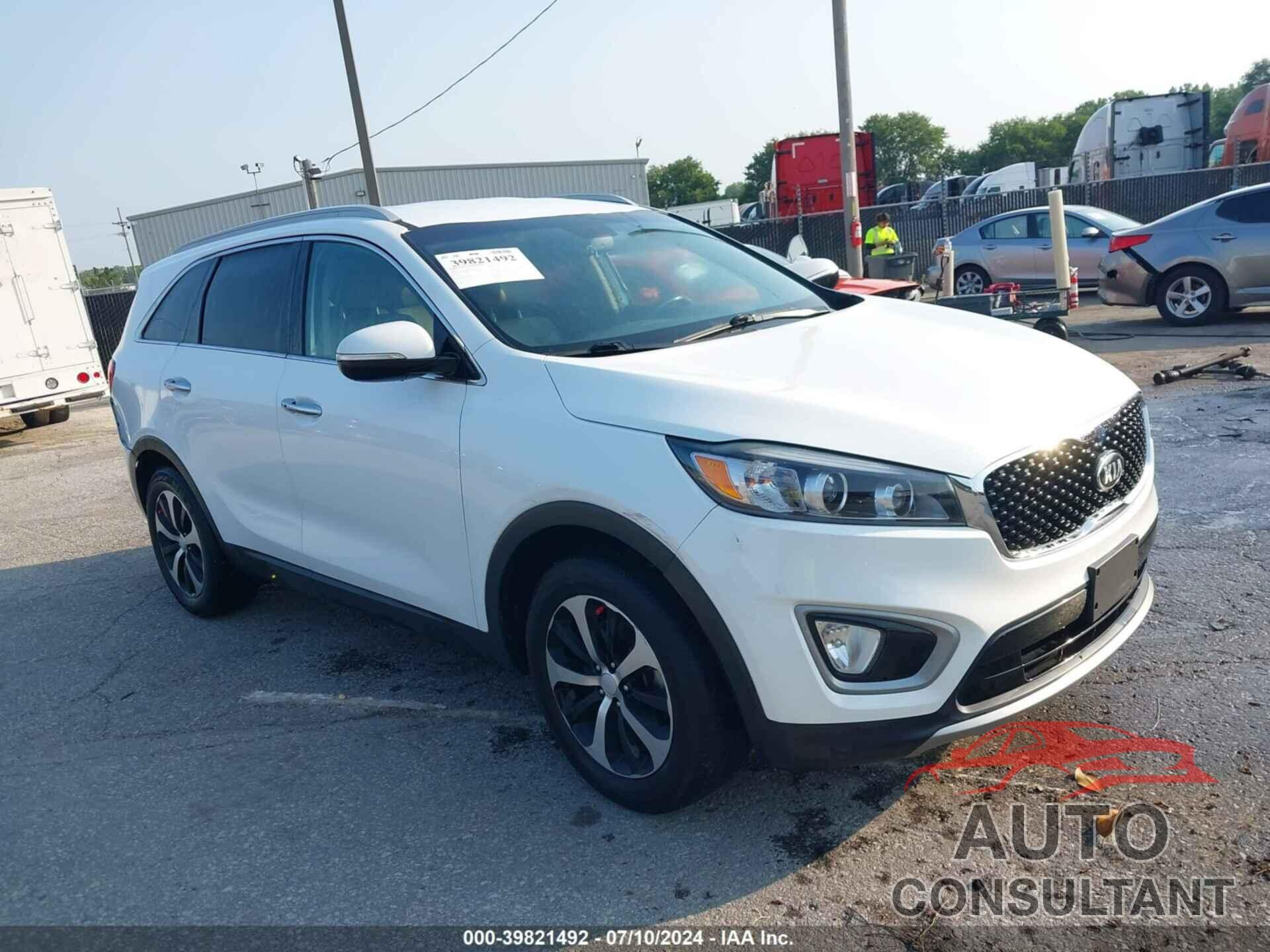 KIA SORENTO 2016 - 5XYPH4A11GG049119