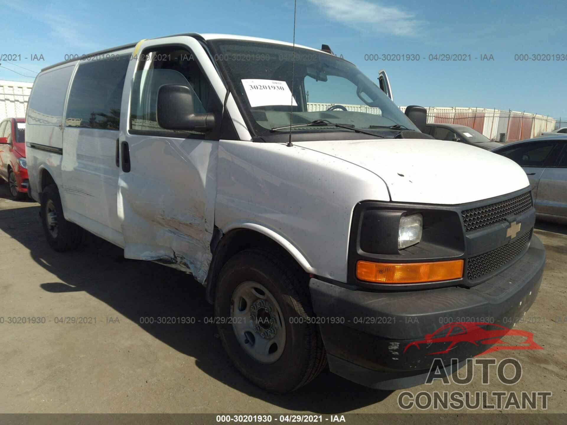 CHEVROLET EXPRESS CARGO VAN 2017 - 1GCWGAFG8H1130274