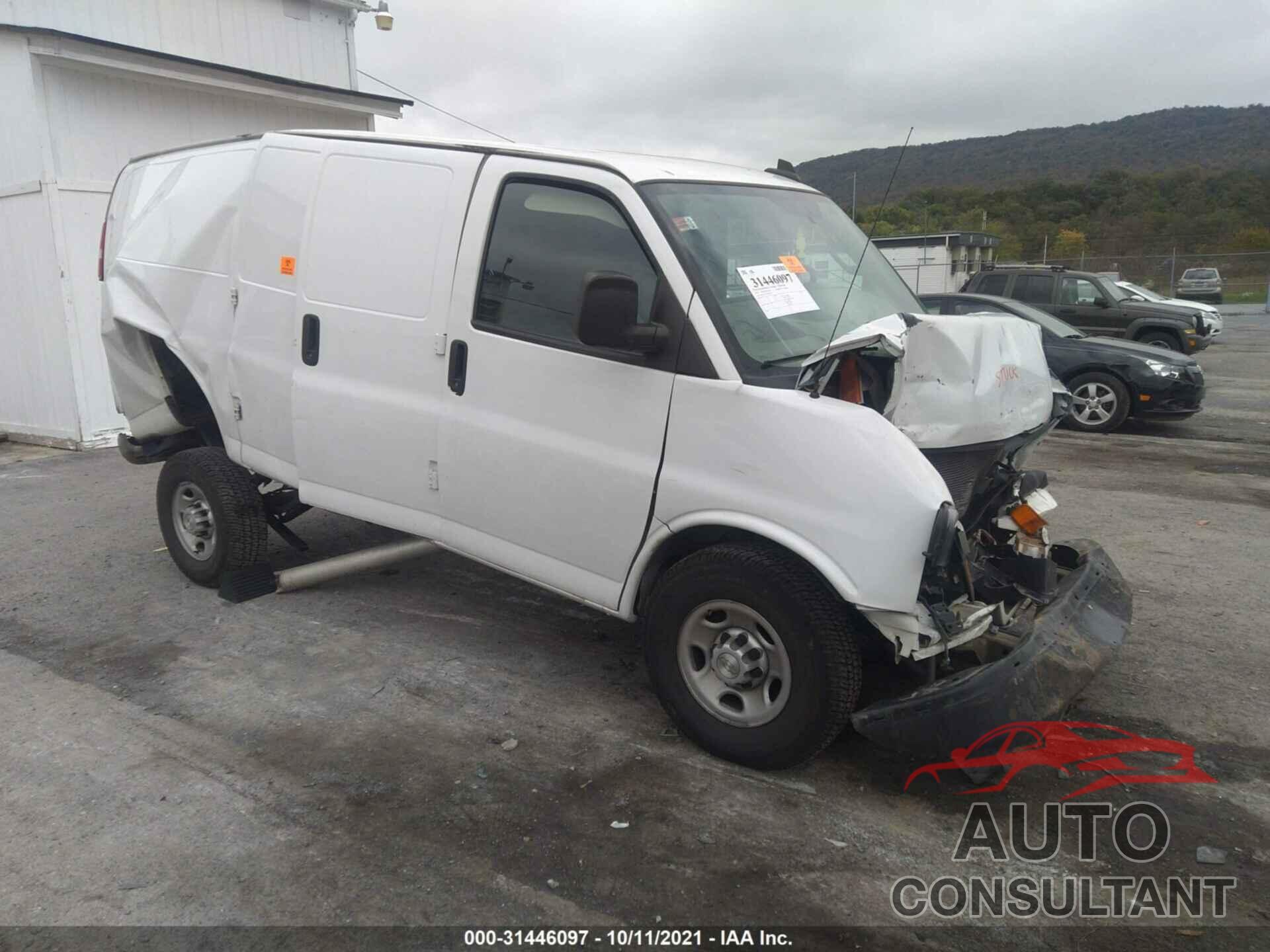 CHEVROLET EXPRESS CARGO VAN 2018 - 1GCWGAFP7J1242781