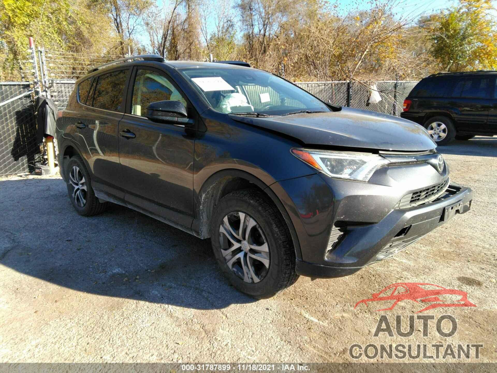 TOYOTA RAV4 2017 - JTMZFREV1HJ716197
