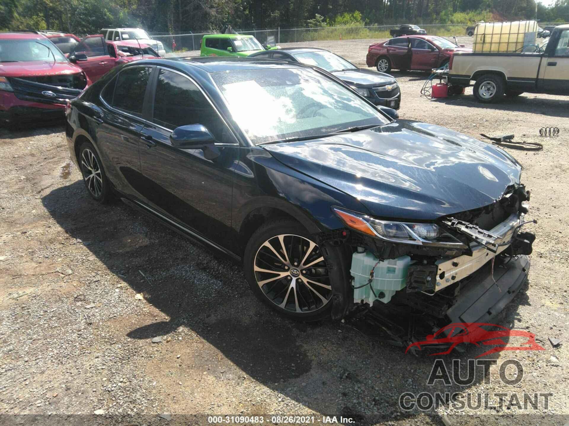 TOYOTA CAMRY 2018 - 4T1B11HK7JU560122