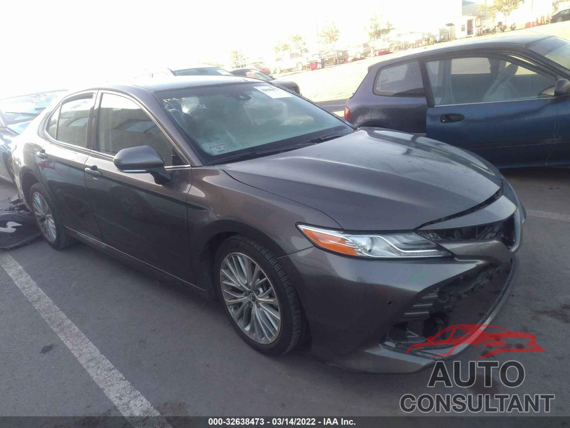 TOYOTA CAMRY 2018 - 4T1B11HK6JU036640