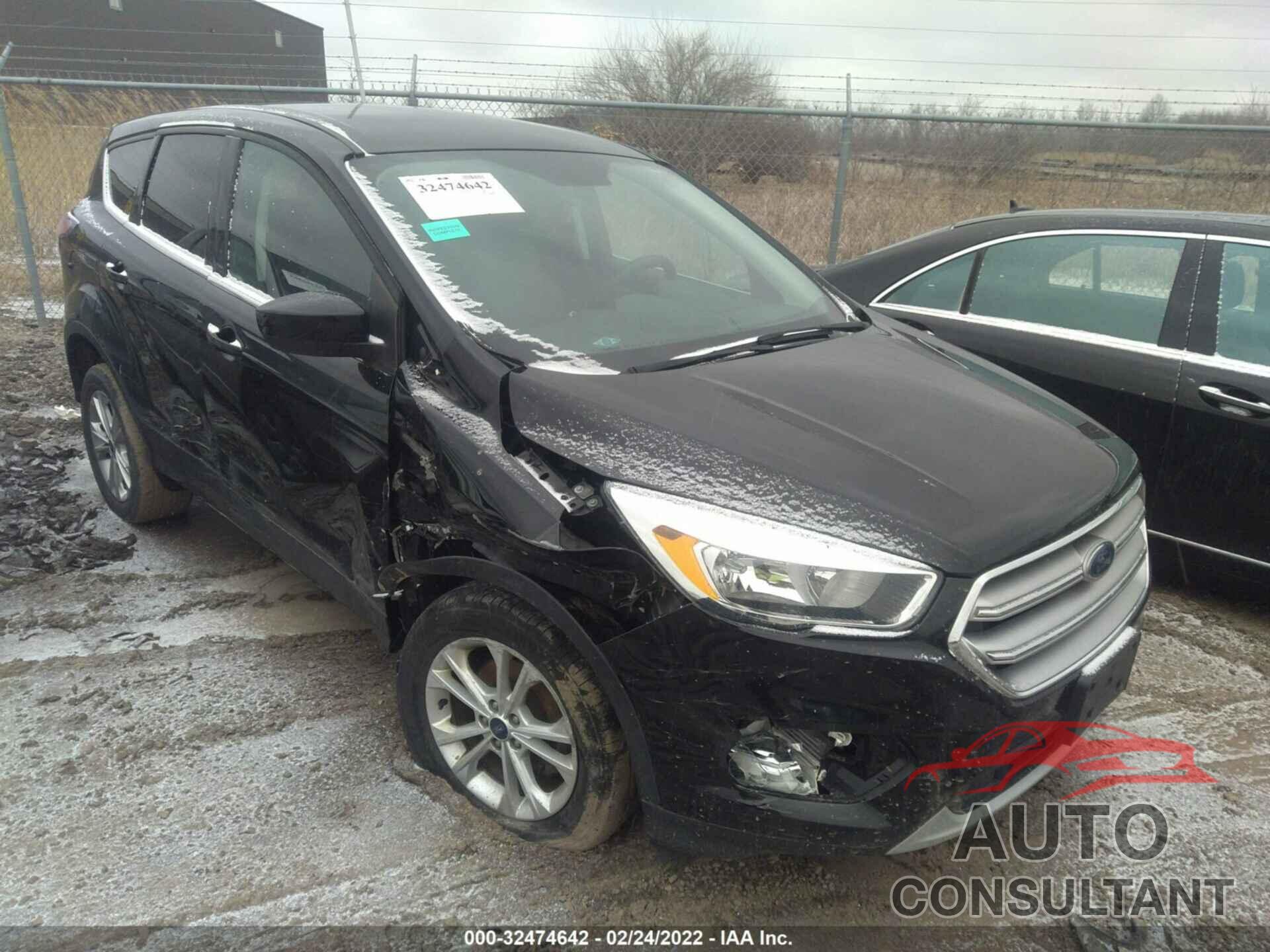 FORD ESCAPE 2017 - 1FMCU0GD8HUA03657