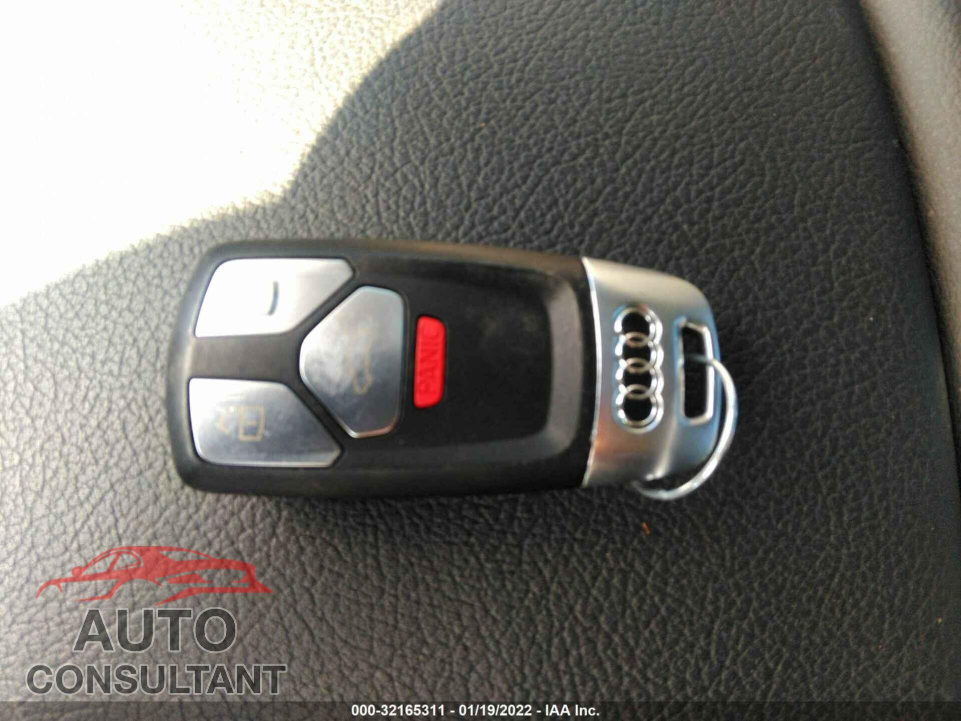 AUDI A4 2017 - WAUDNAF42HN055032