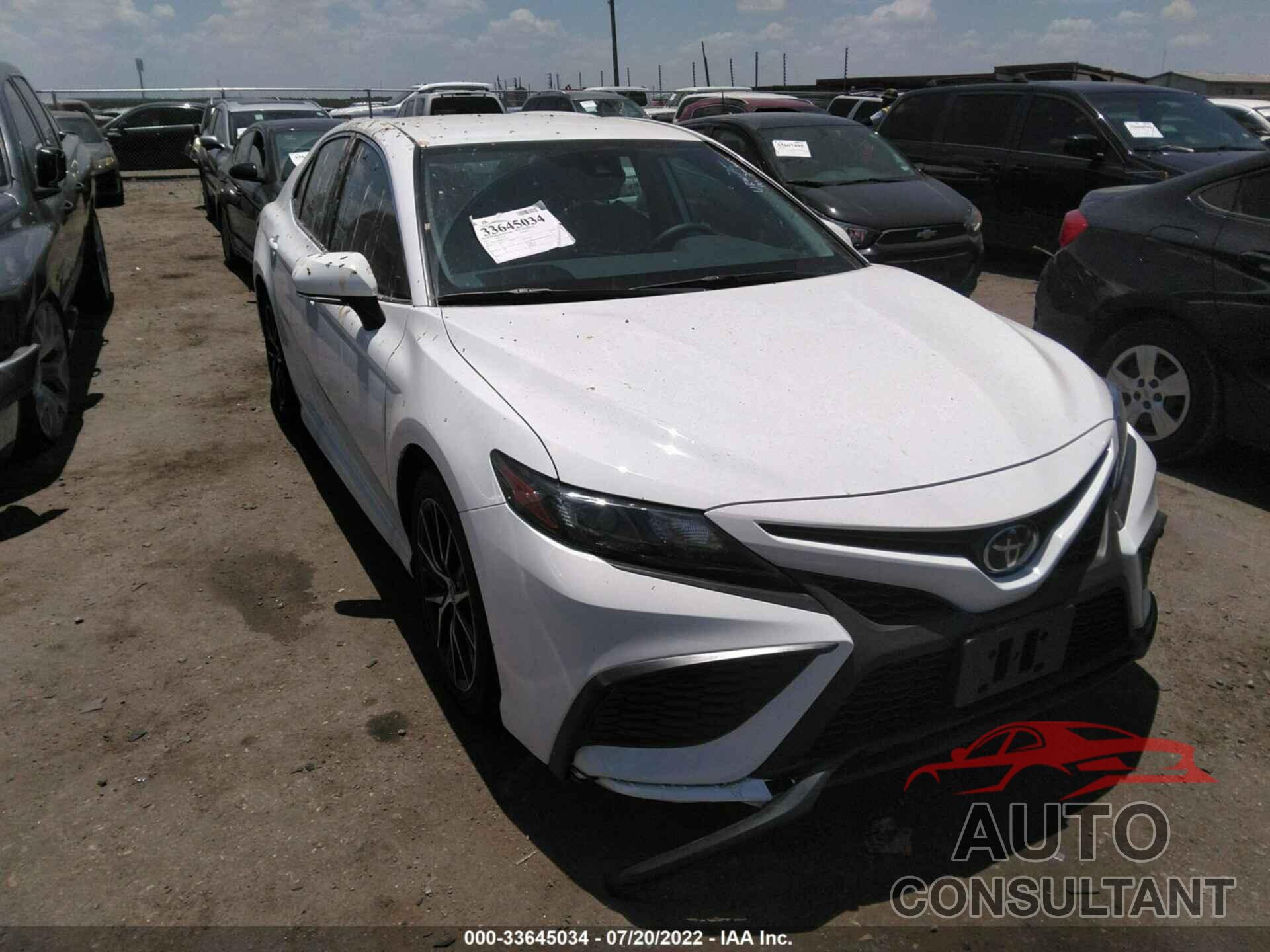 TOYOTA CAMRY 2022 - 4T1G11AK0NU692614