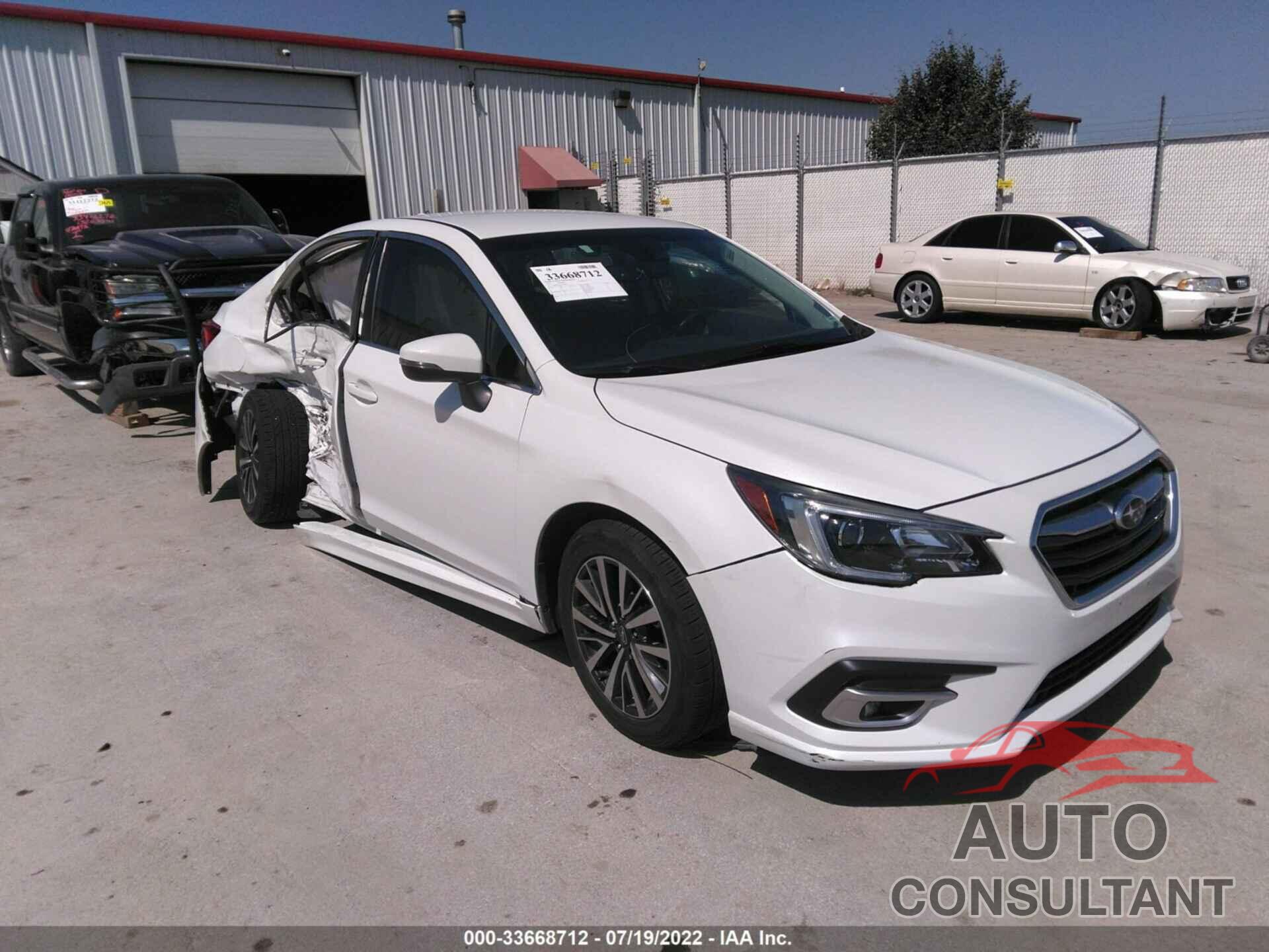 SUBARU LEGACY 2019 - 4S3BNAF61K3019993