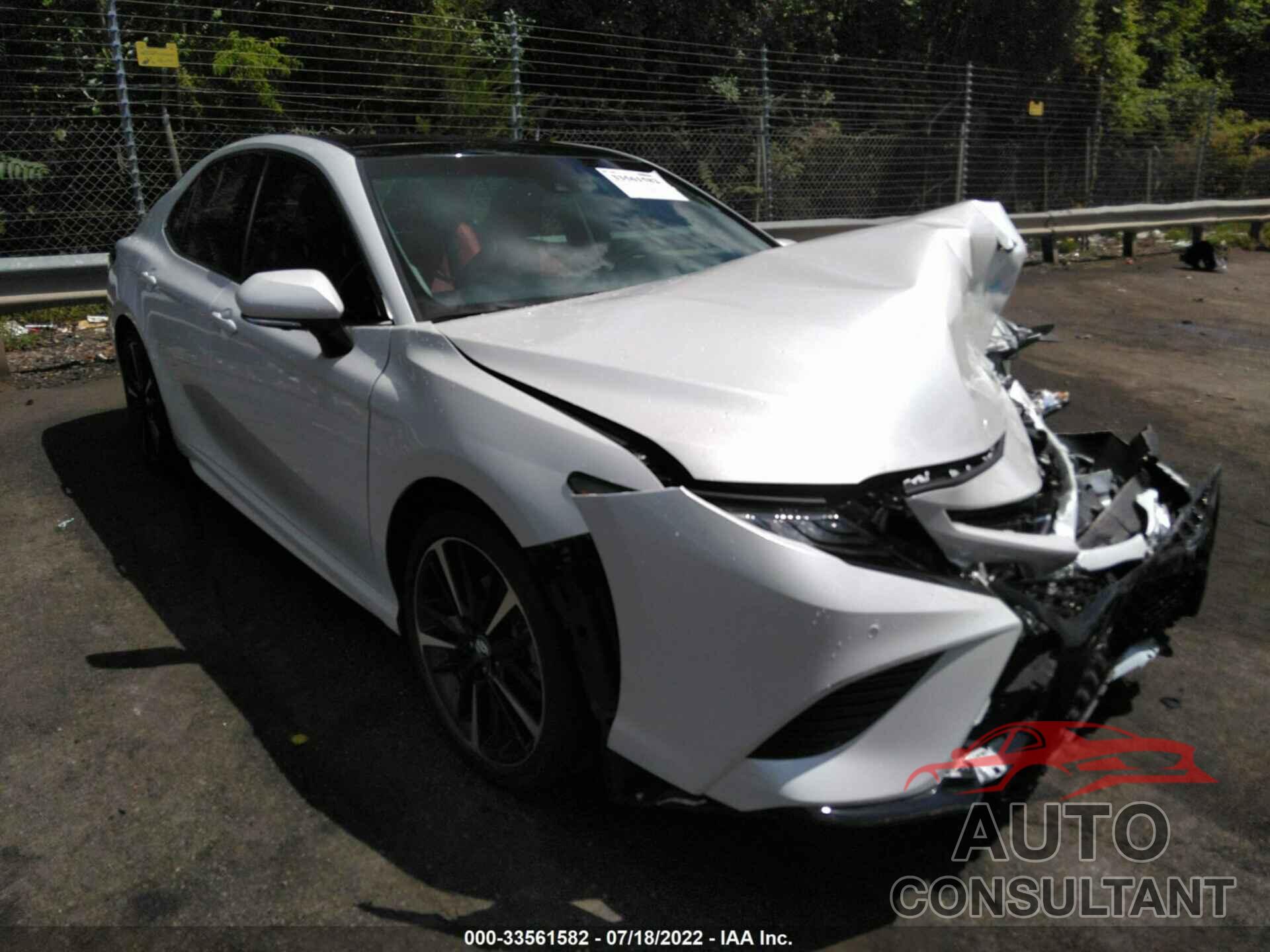 TOYOTA CAMRY 2018 - 4T1B61HK4JU039201
