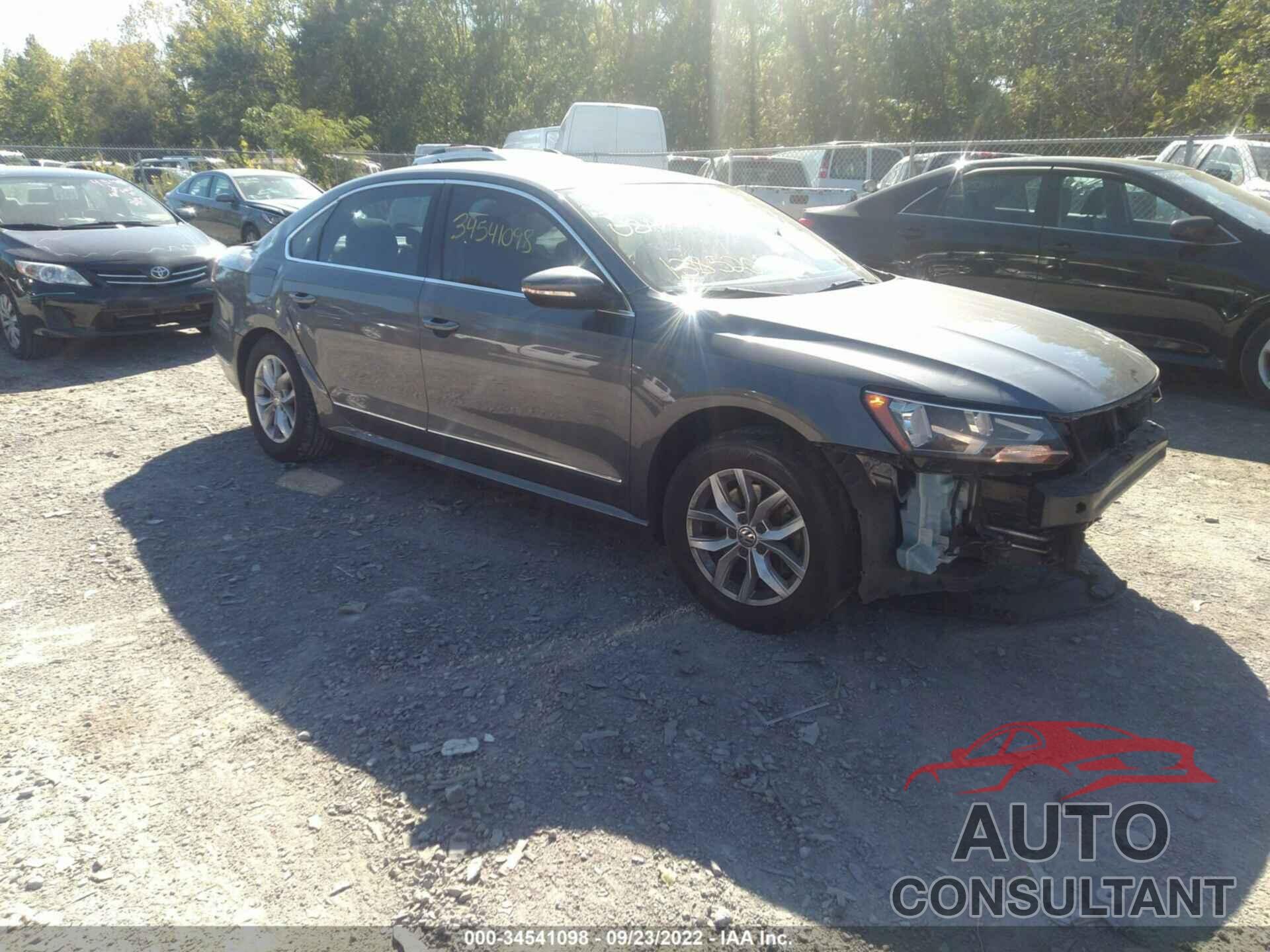 VOLKSWAGEN PASSAT 2016 - 1VWAT7A34GC023154