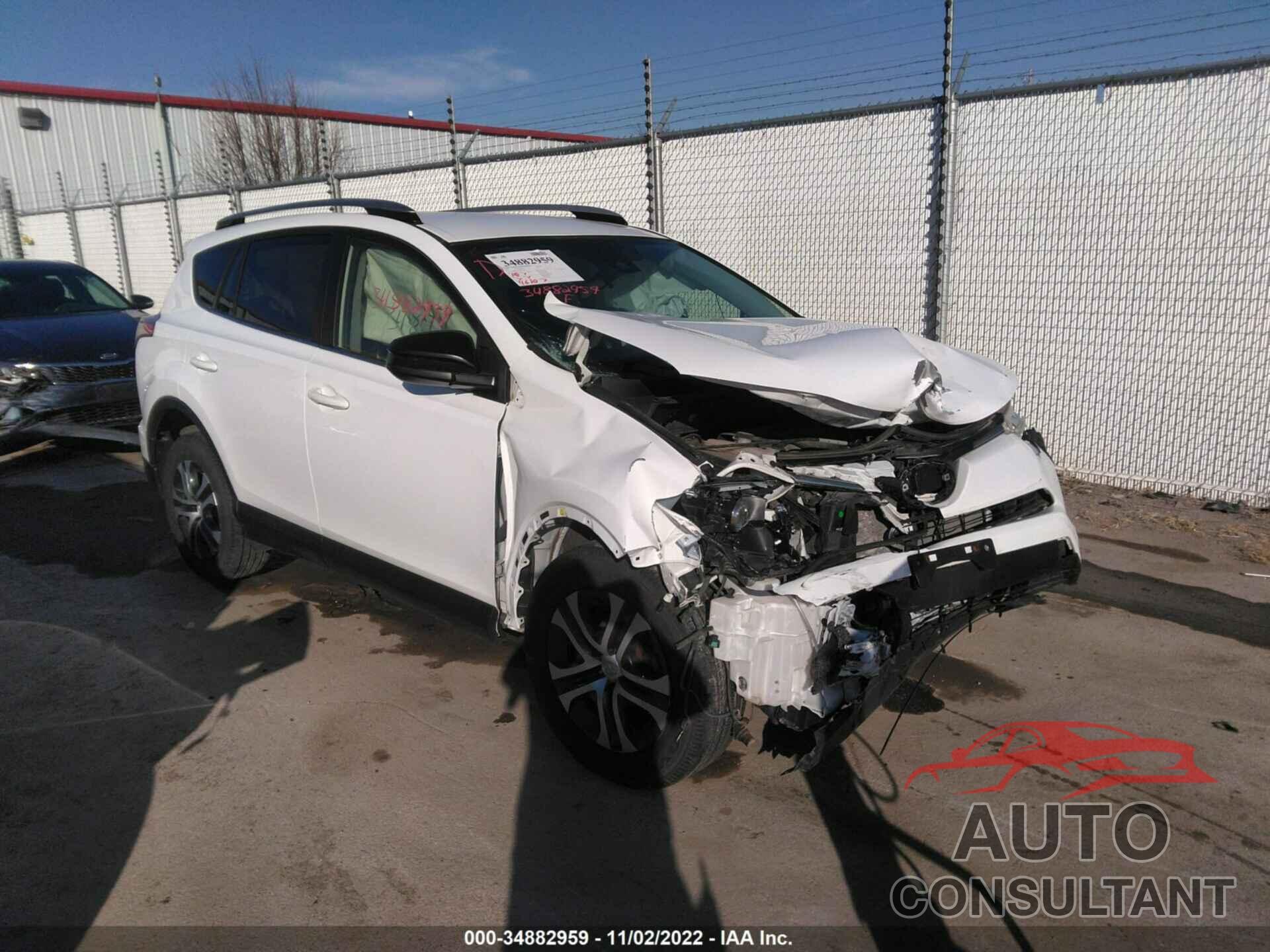 TOYOTA RAV4 2017 - JTMBFREV9HJ152185
