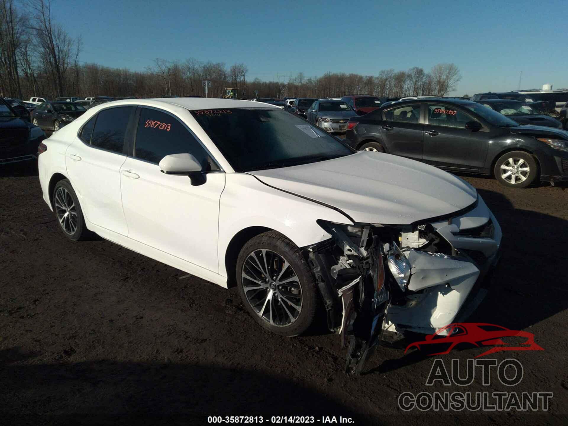 TOYOTA CAMRY 2018 - 4T1B11HK6JU543179