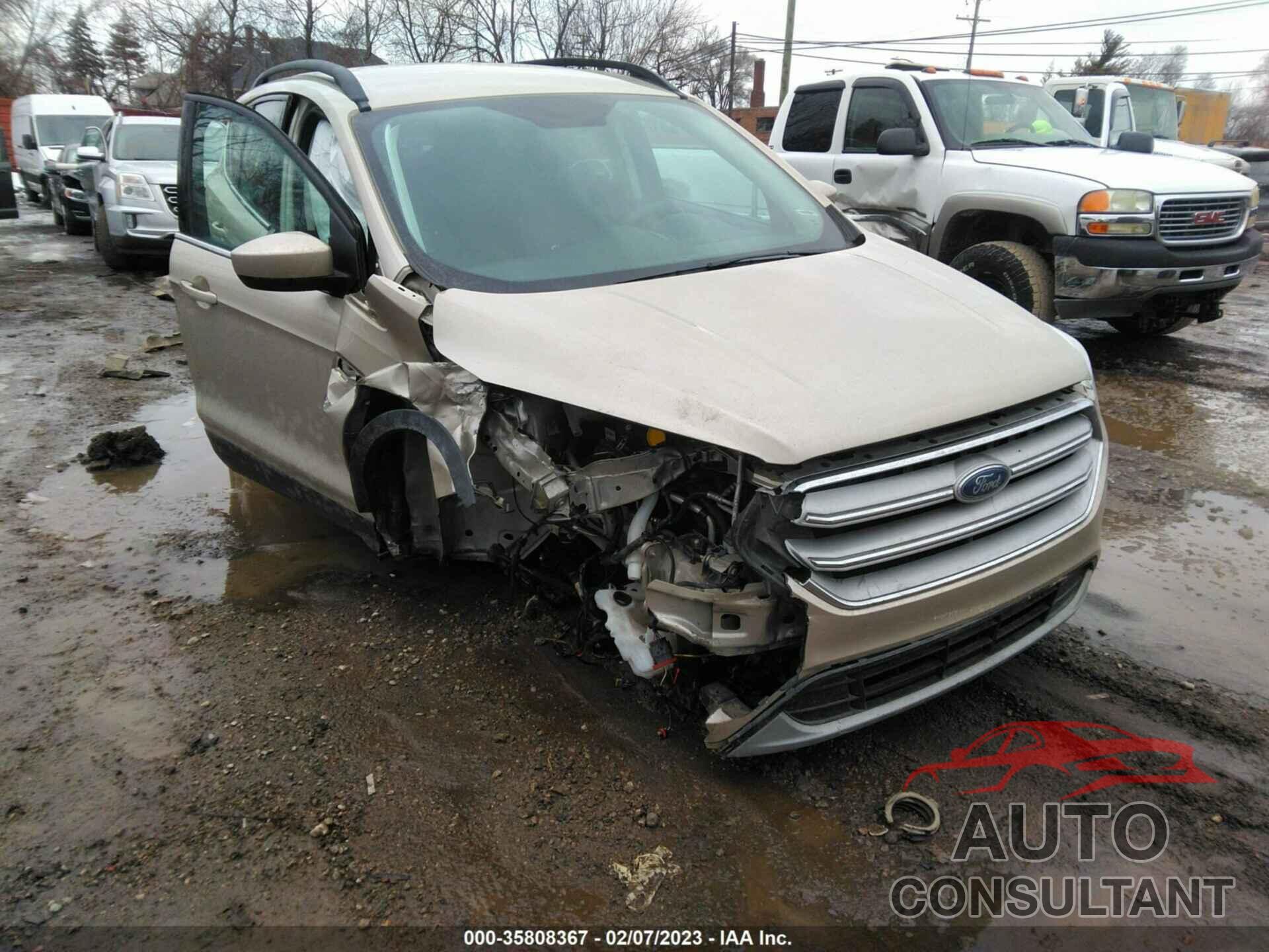 FORD ESCAPE 2018 - 1FMCU0GD2JUB52183