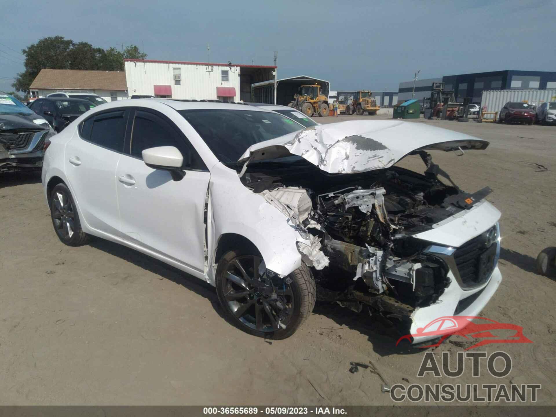 MAZDA MAZDA3 4-DOOR 2018 - 3MZBN1W32JM159163