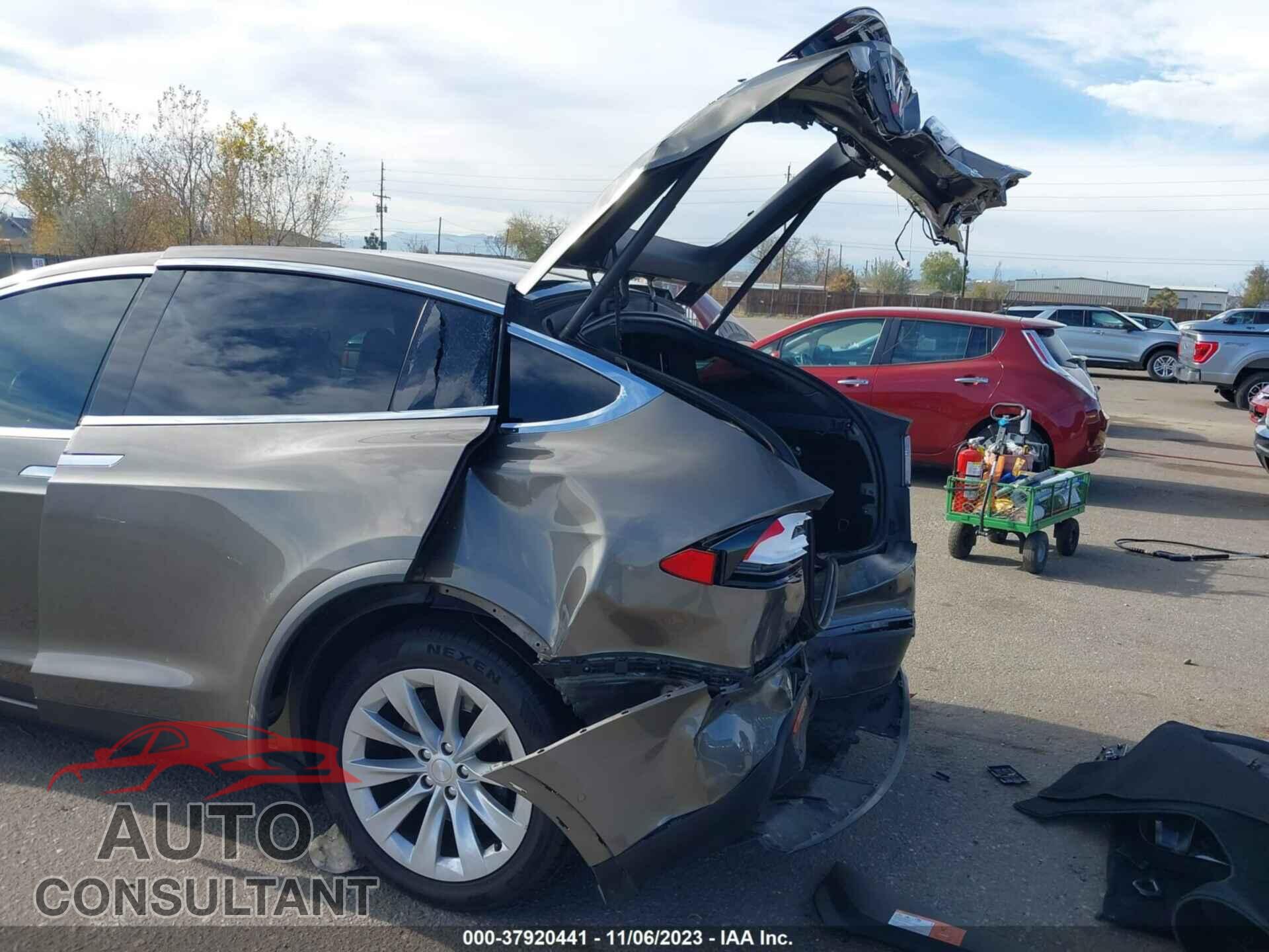 TESLA MODEL X 2016 - 5YJXCBE21GF016828
