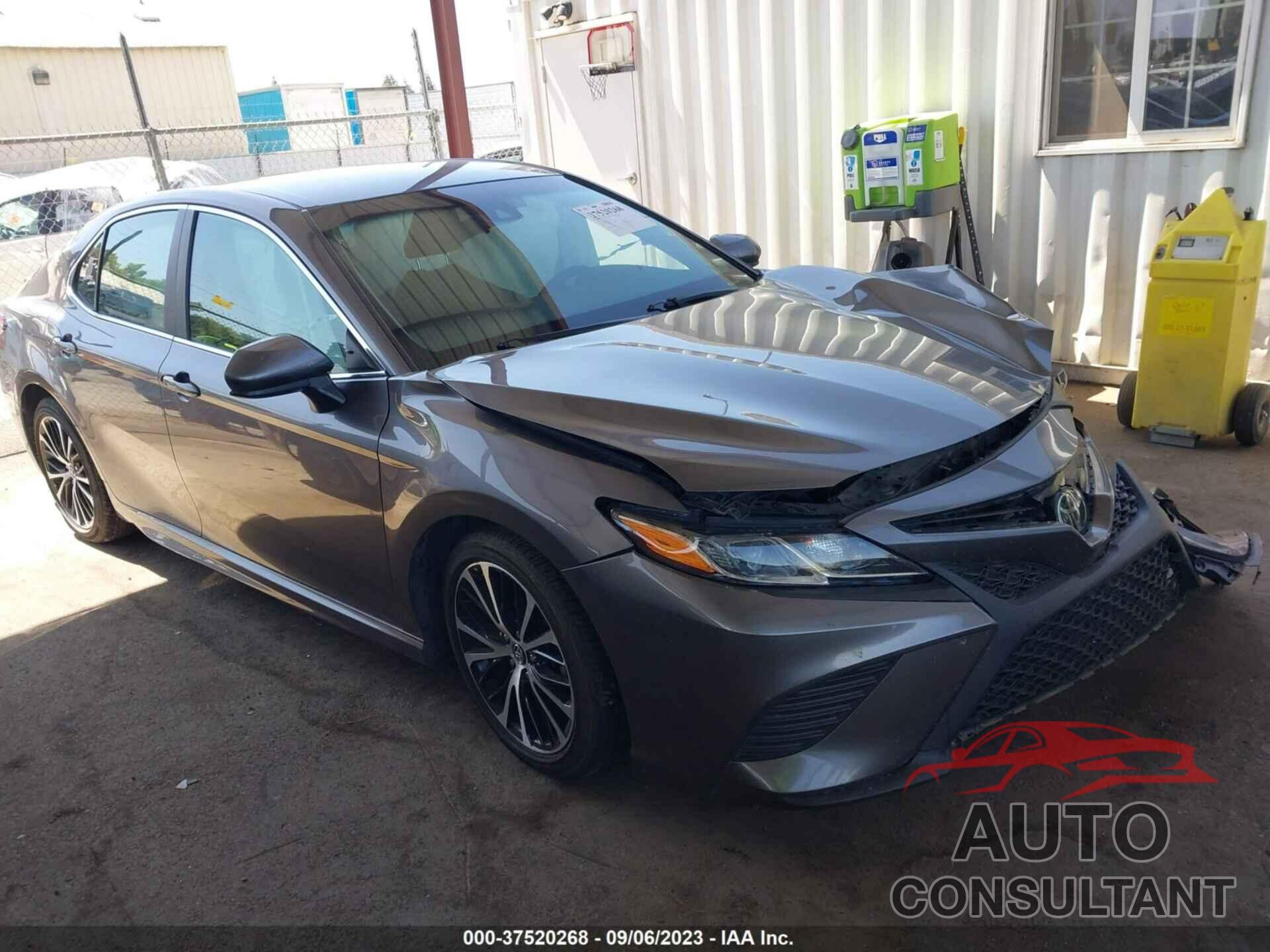 TOYOTA CAMRY 2018 - 4T1B11HK4JU664454